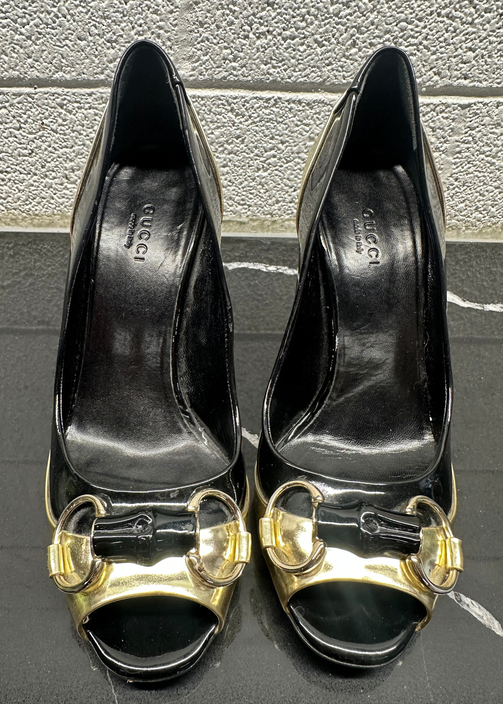 Gucci Black and Gold Patent Leather Heels Horsebit 6.5