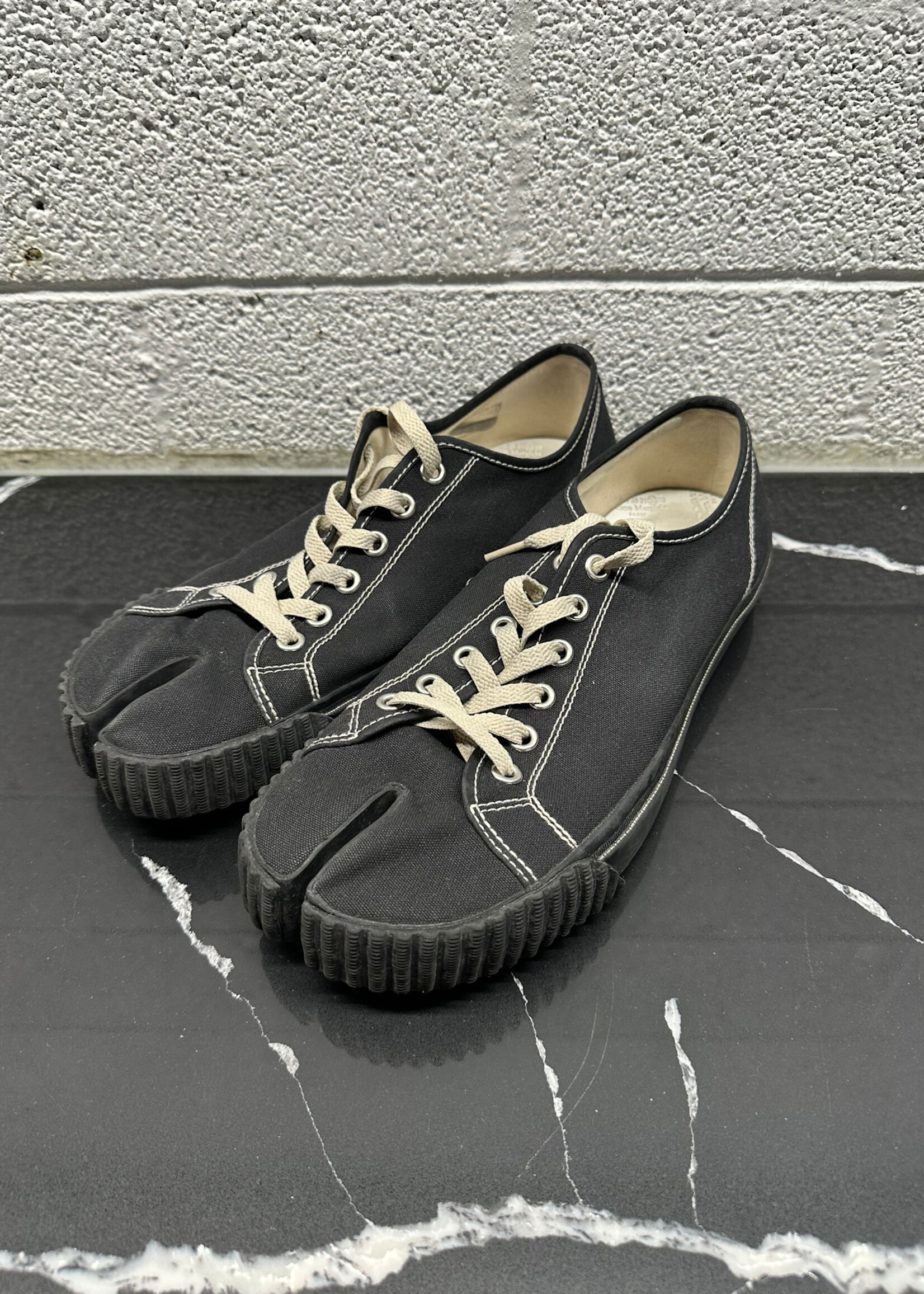 Maison Margiela Black Tabi Rubber Sole Sneakers Masc 12