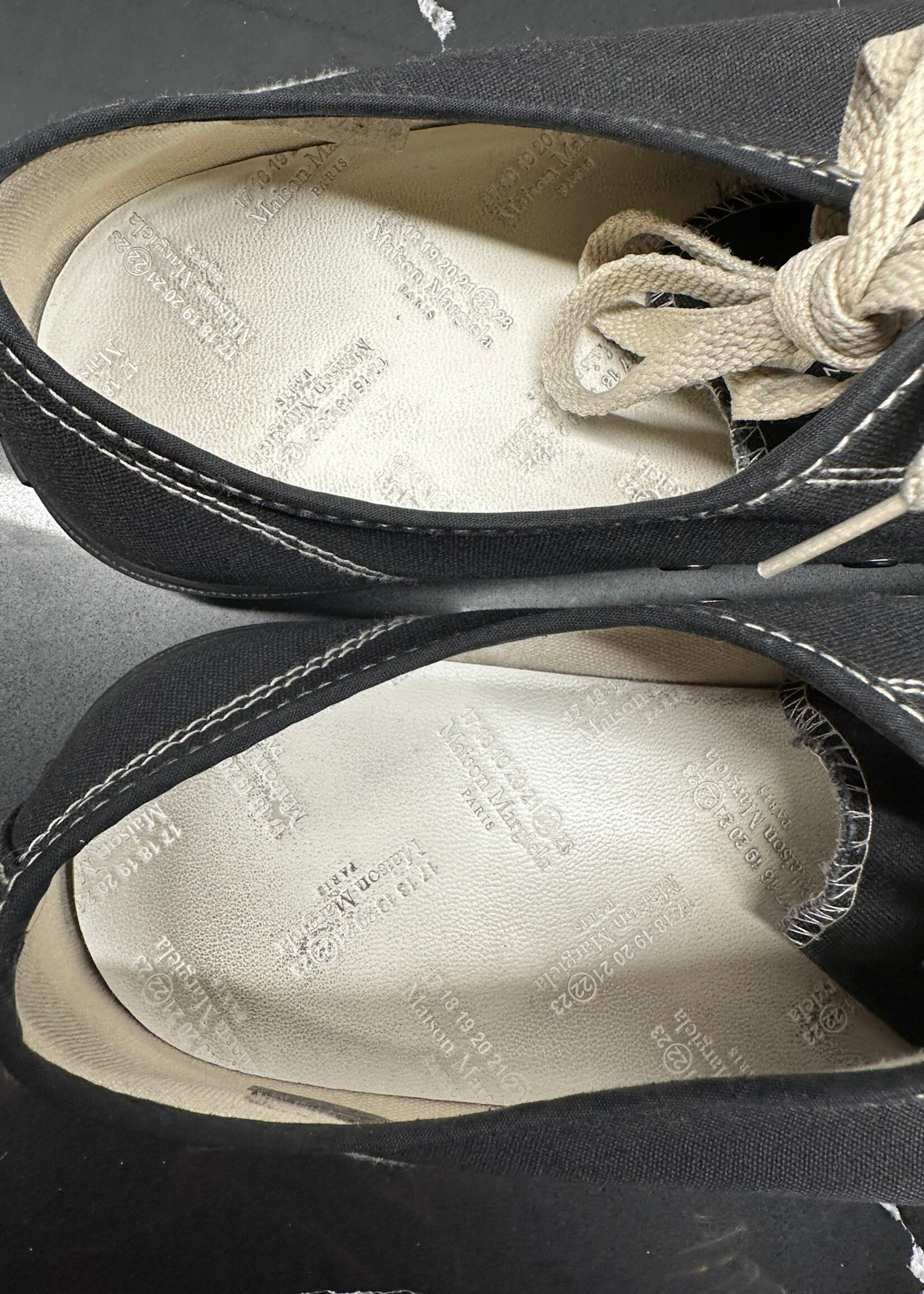 Maison Margiela Black Tabi Rubber Sole Sneakers Masc 12