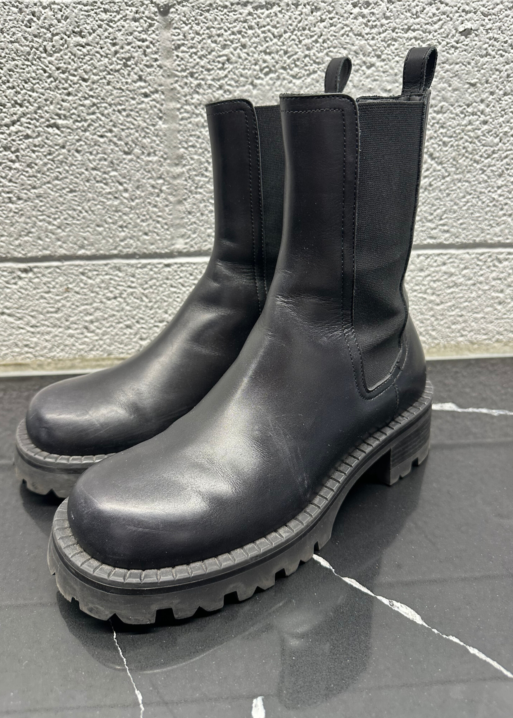 Versace Black Leather Chelsea Boot 38