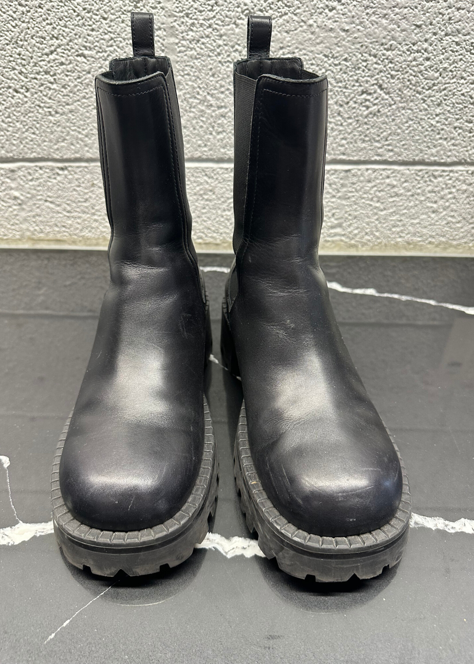Versace Black Leather Chelsea Boot 38