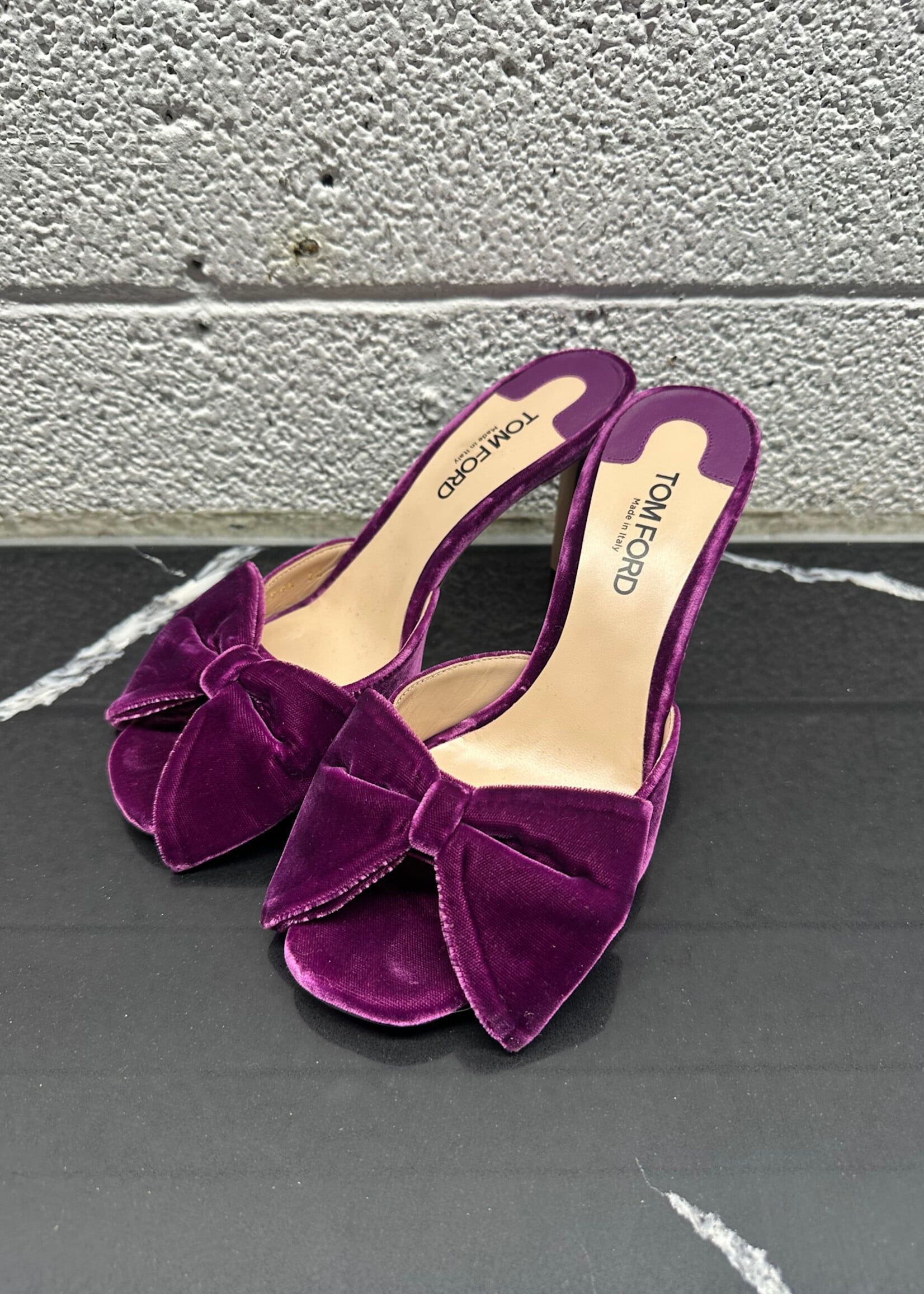 Tom Ford Purple Velvet Bow Heels Fem 38 / 7.5