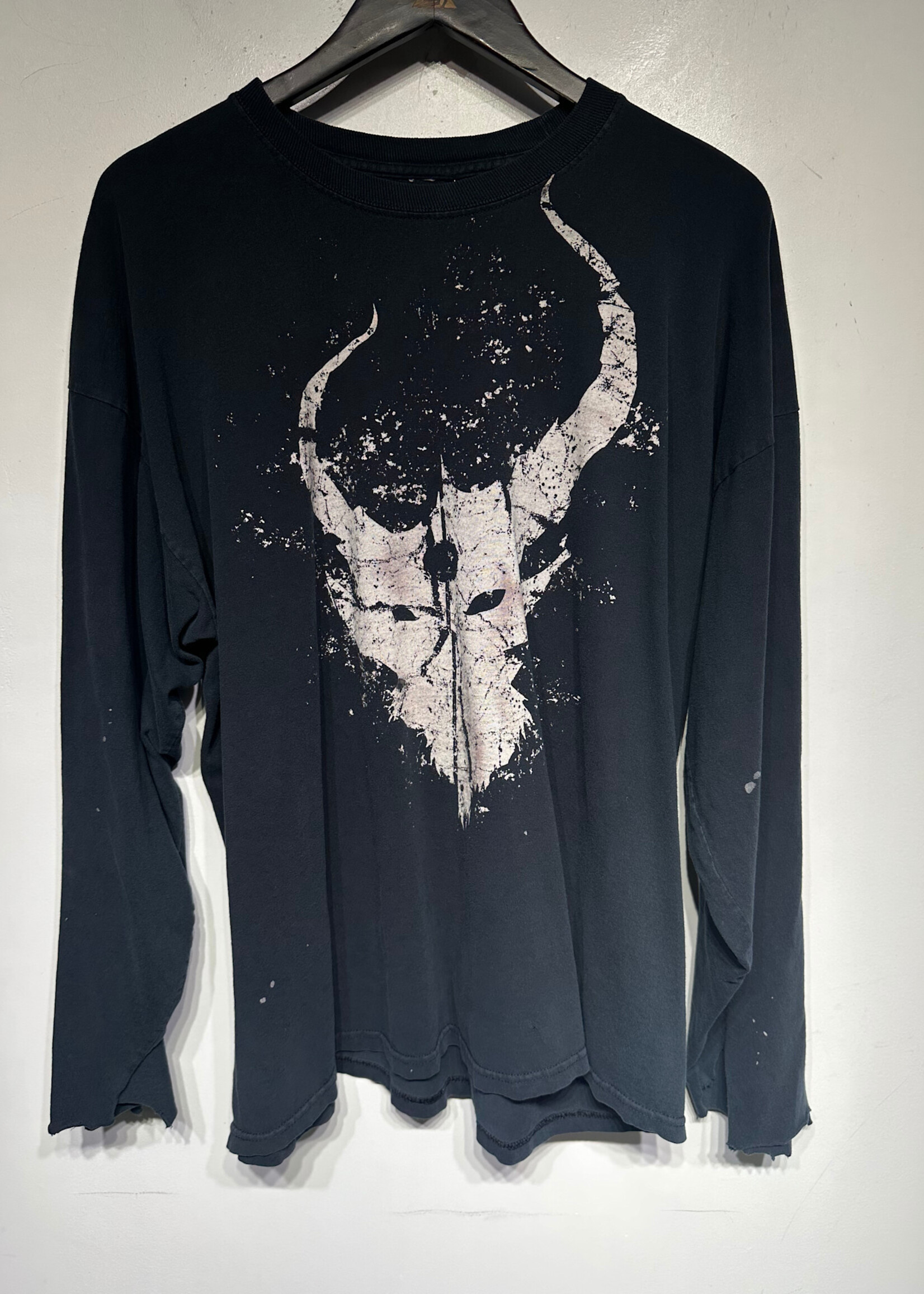 Demon Hunter Black Distressed LS XL