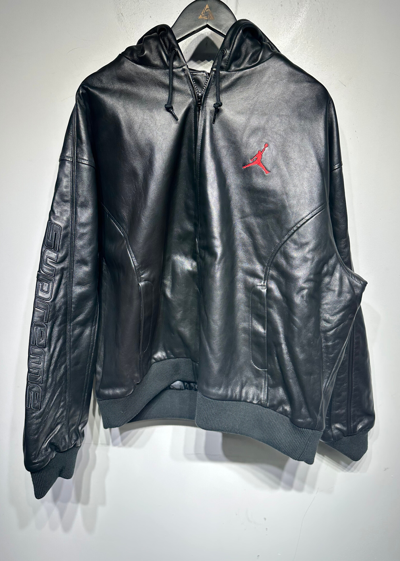 Supreme x Jordan Hooded Leather JKT Black Masc XXL