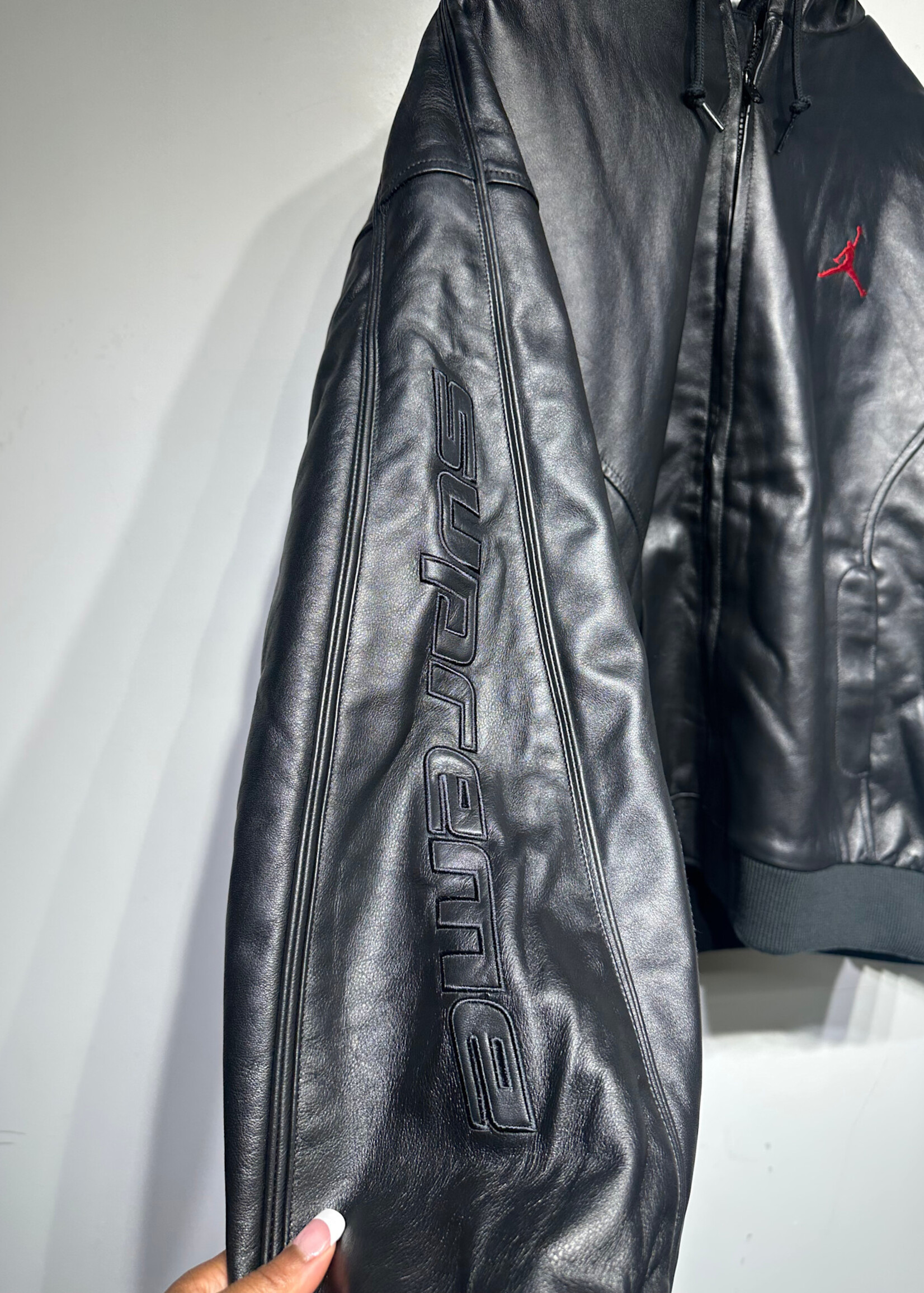 Supreme x Jordan Hooded Leather JKT Black Masc XXL
