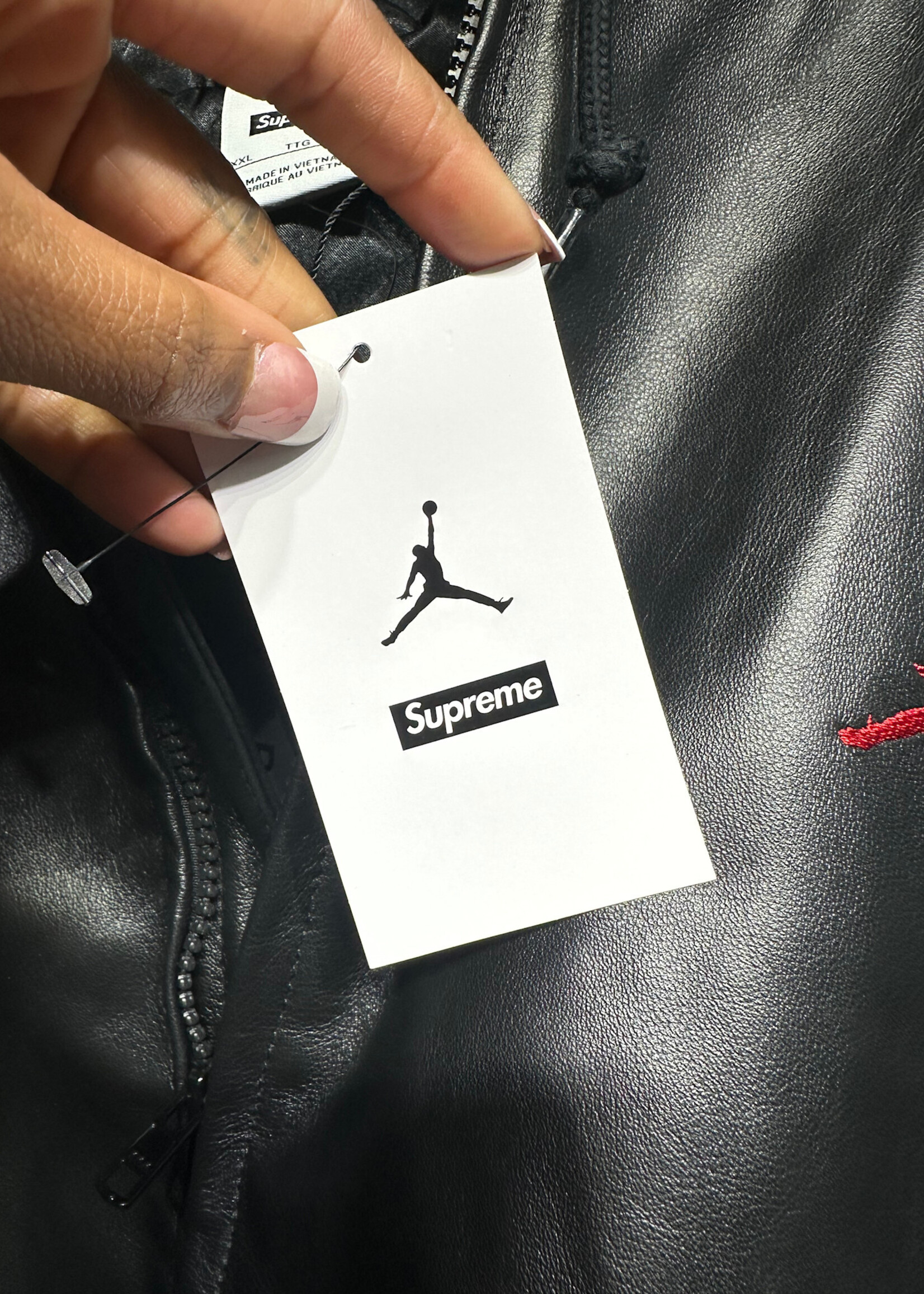 Supreme x Jordan Hooded Leather JKT Black Masc XXL