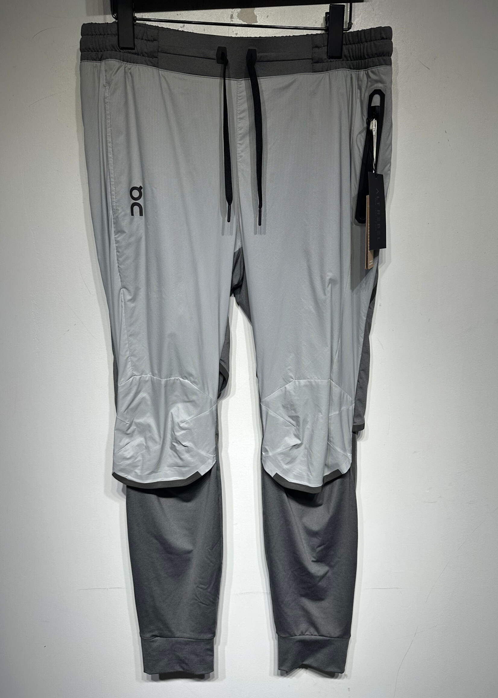 On Cloud NWT Glacier Rock Running Pants Masc M/32