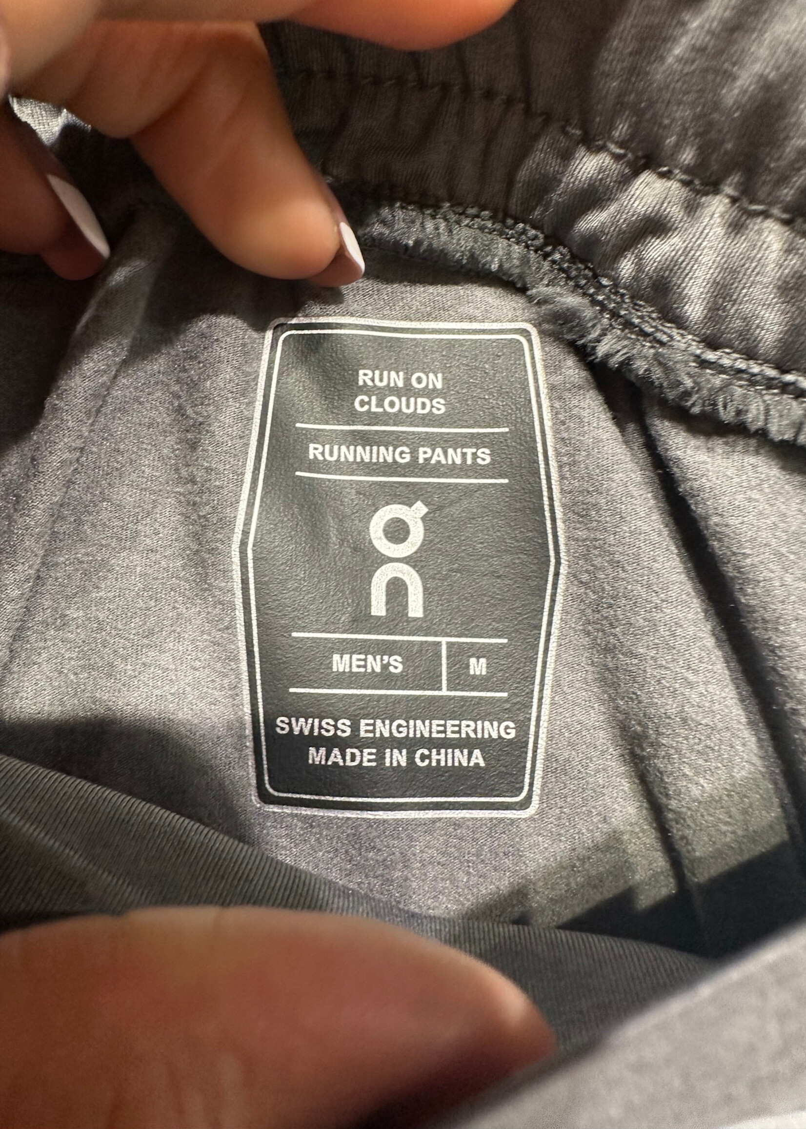 On Cloud NWT Glacier Rock Running Pants Masc M/32