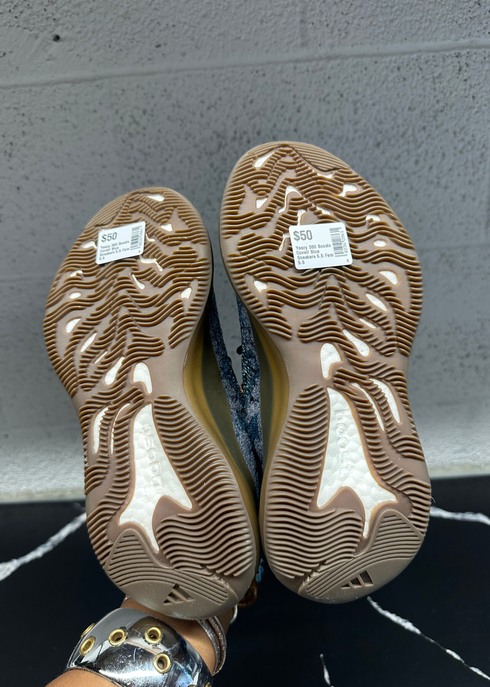 Yeezy 380 Boosts Covell Blue Sneakers 5.5 Fem