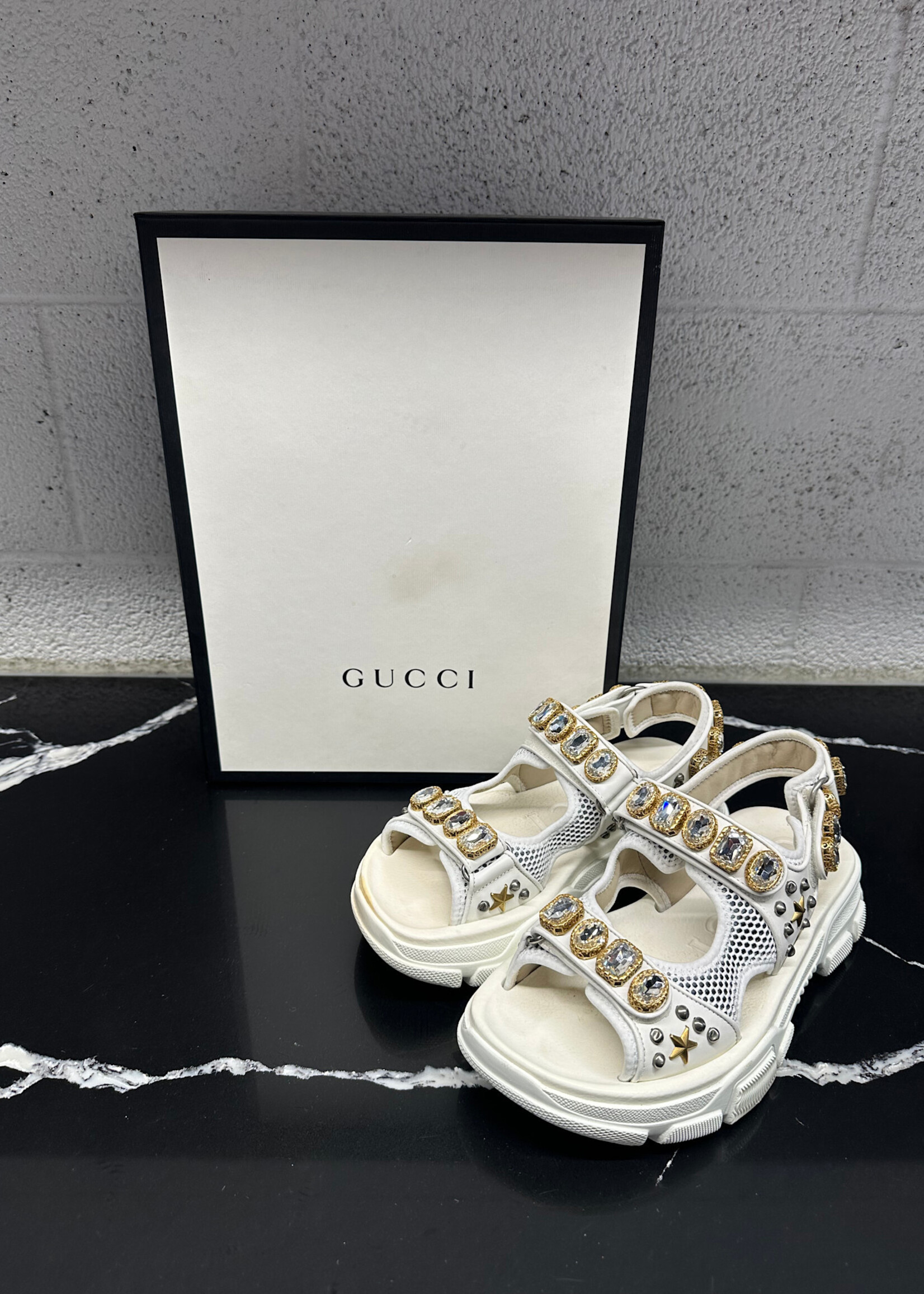 Gucci Aguru Crystal White Sandals 38/7.5 Fem