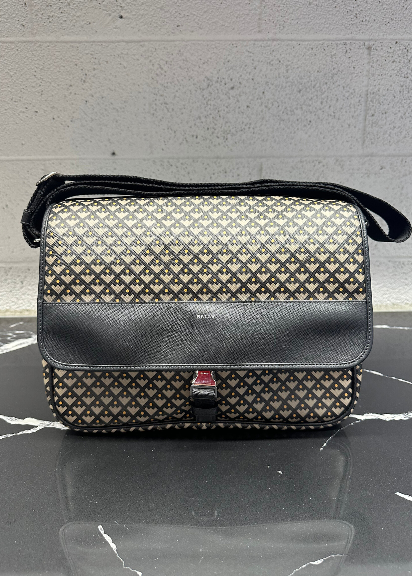 Bally Eiger Small Messenger Bag OS