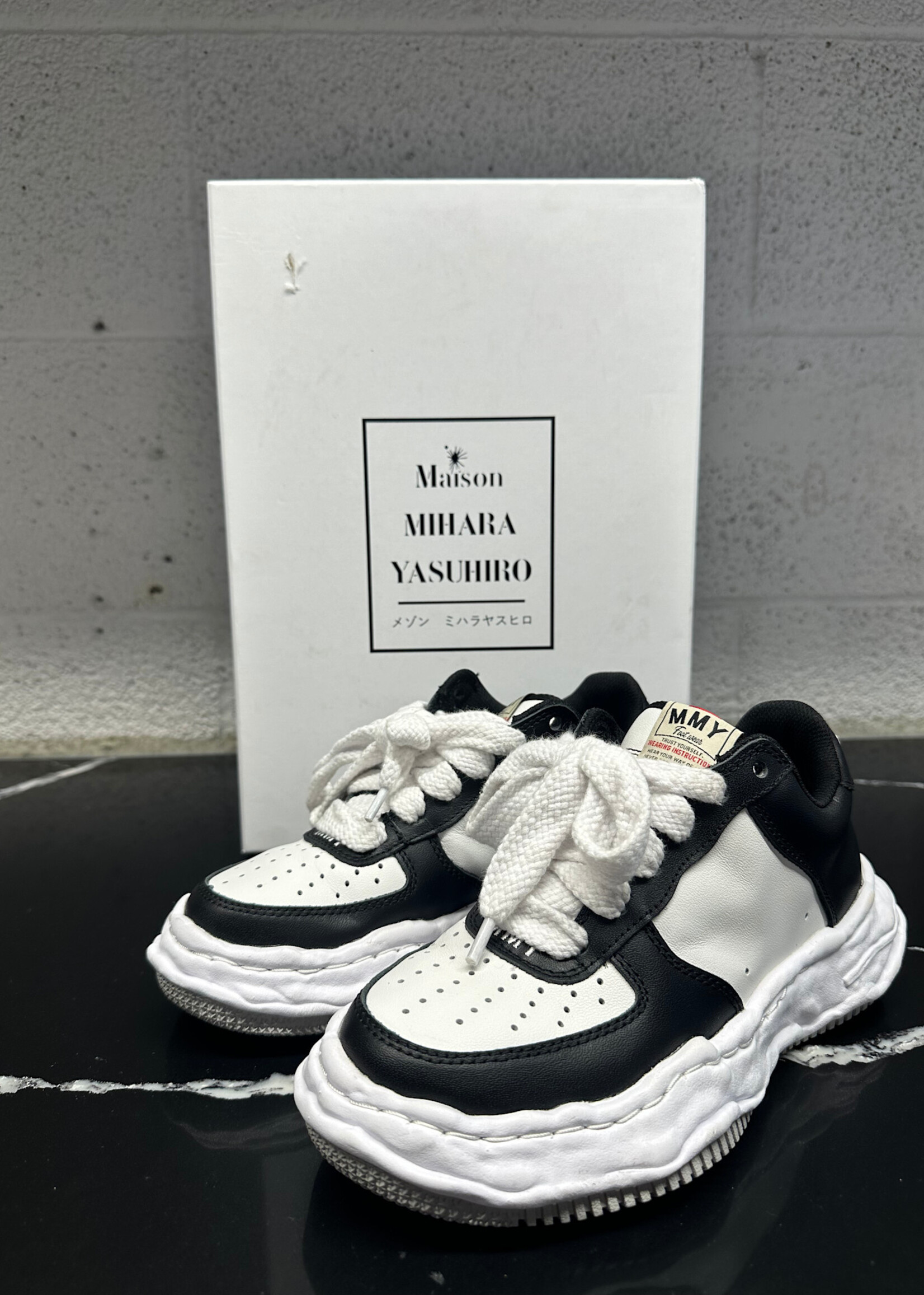Mihara Black/White "Wayne Low Sneakers Fem 6