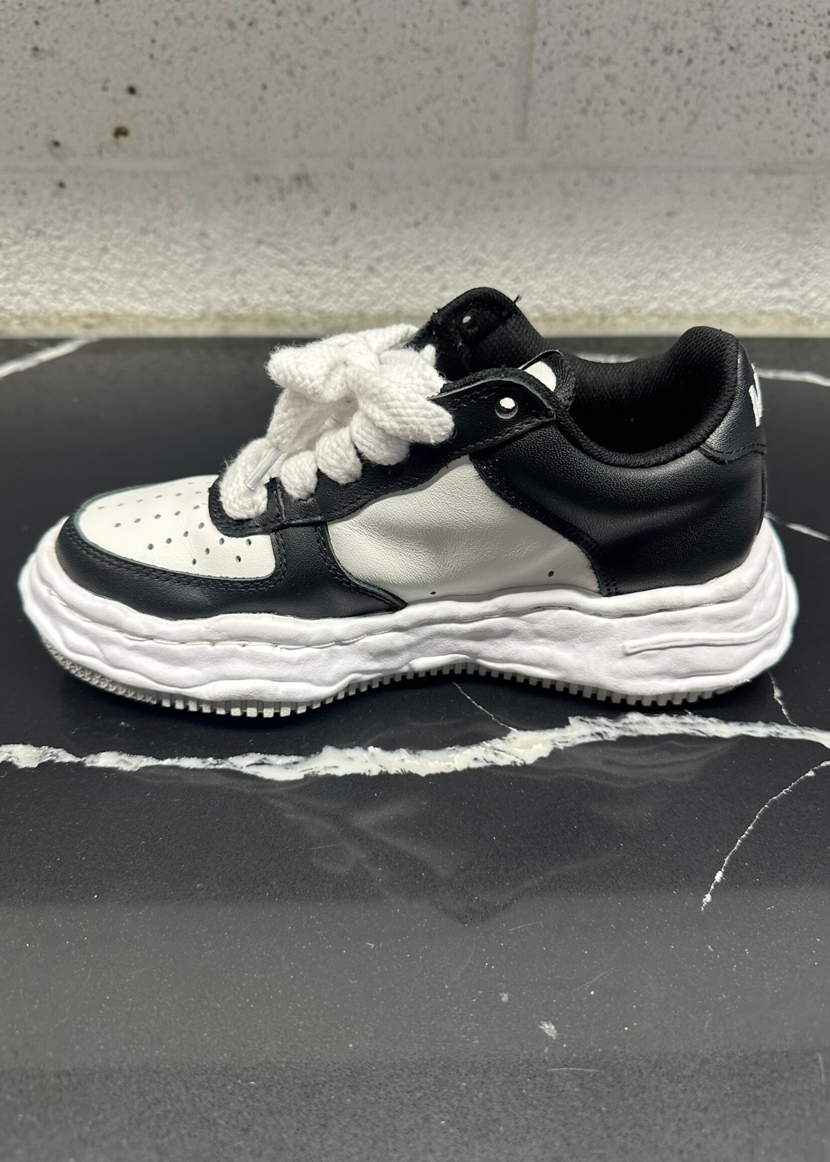 Mihara Black/White "Wayne Low Sneakers Fem 6