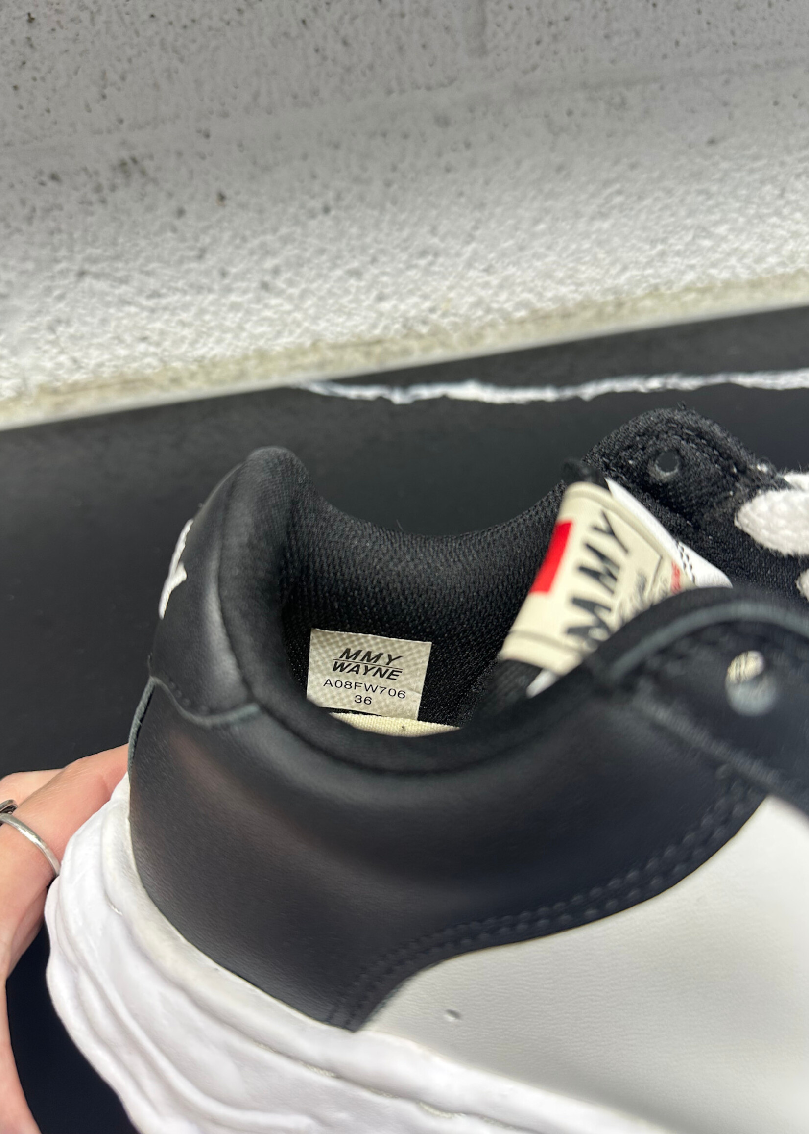 Mihara Black/White "Wayne Low Sneakers Fem 6