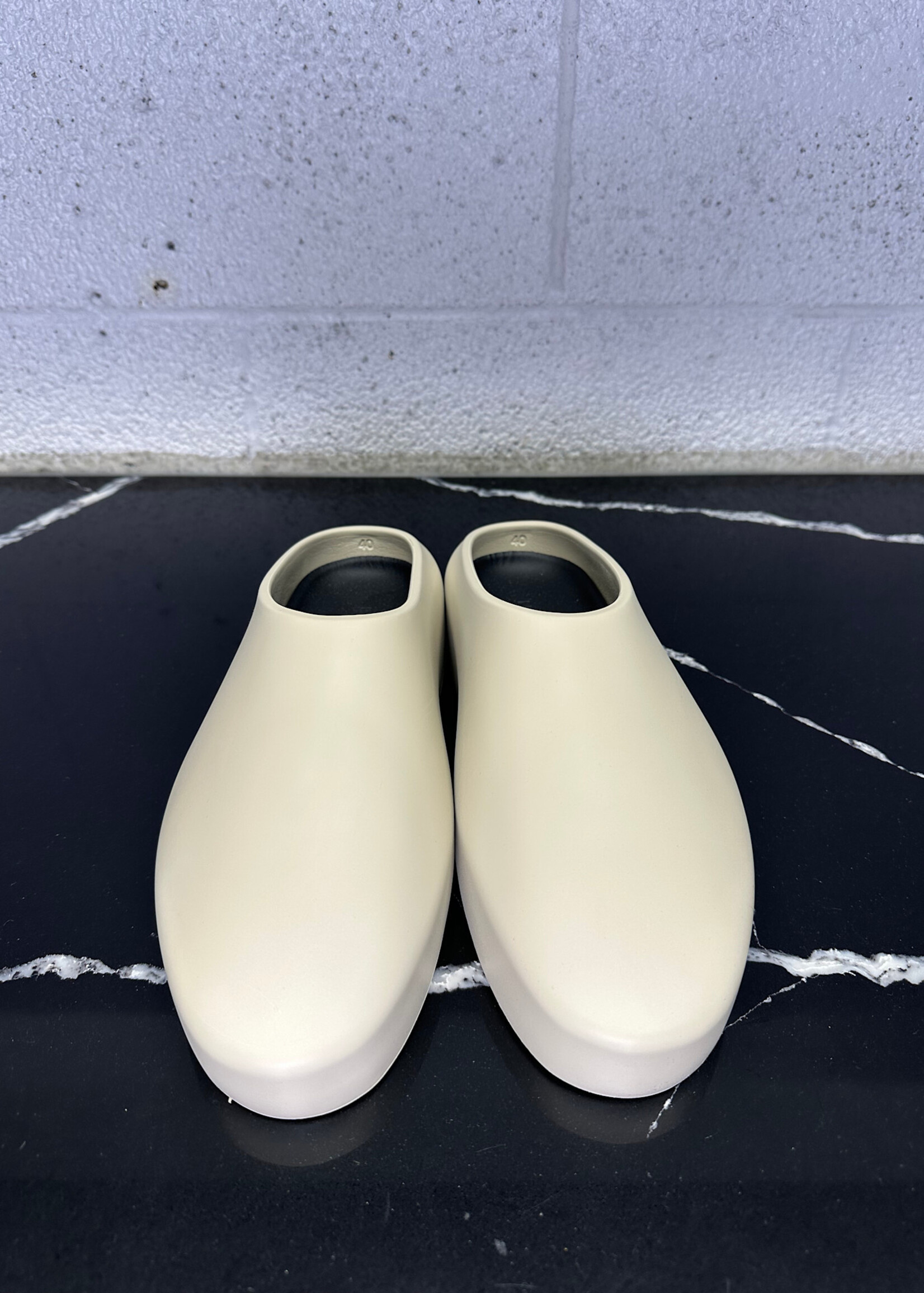 Fear of God California Cement Fem 10