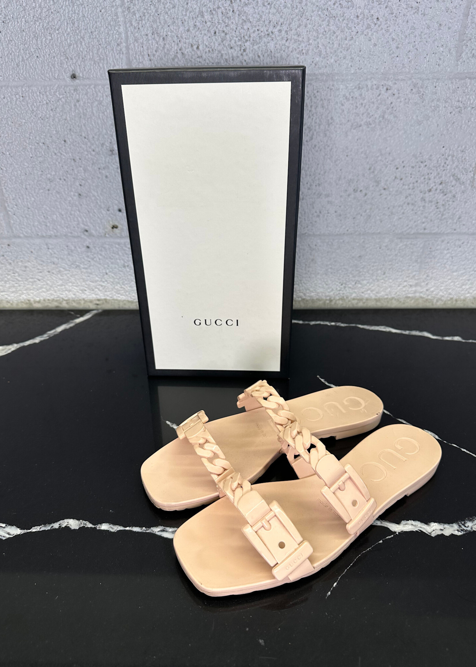 Gucci Salmon Rubber Chain Sandal 38/7.5