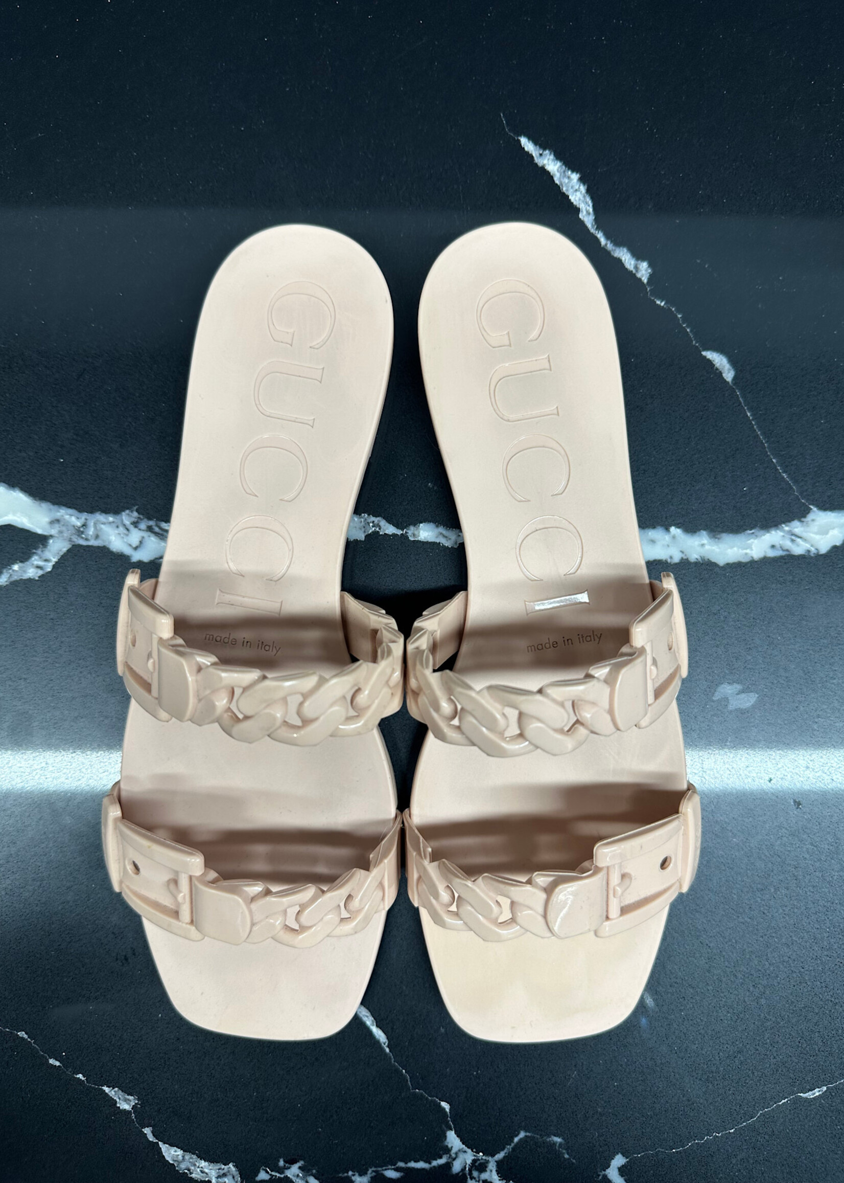 Gucci Salmon Rubber Chain Sandal 38/7.5