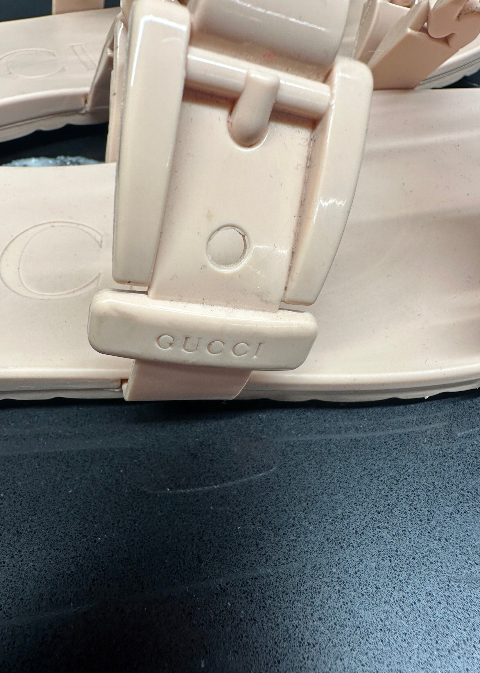 Gucci Salmon Rubber Chain Sandal 38/7.5