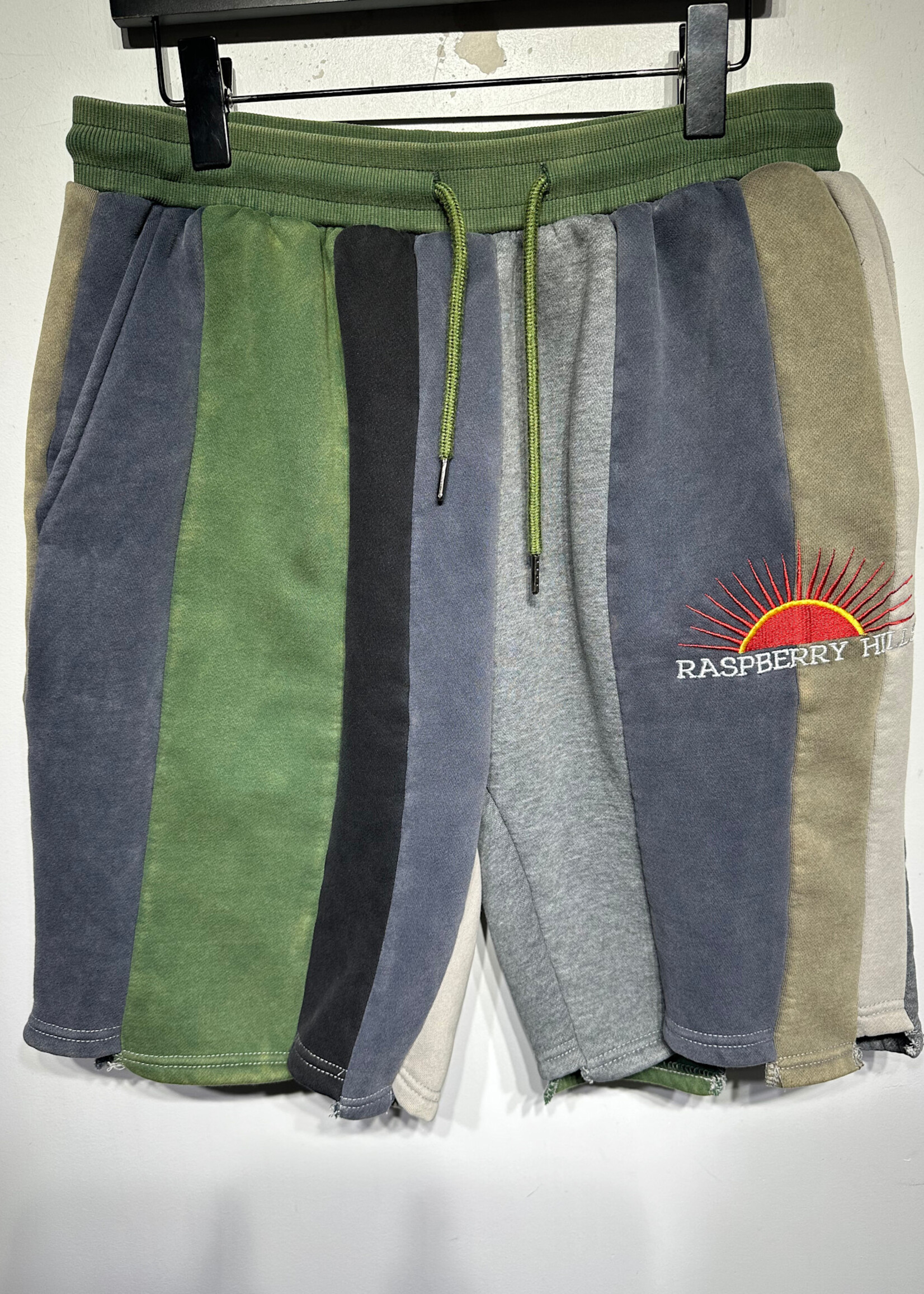 Raspberry Hills Multicolor Shorts 30-32