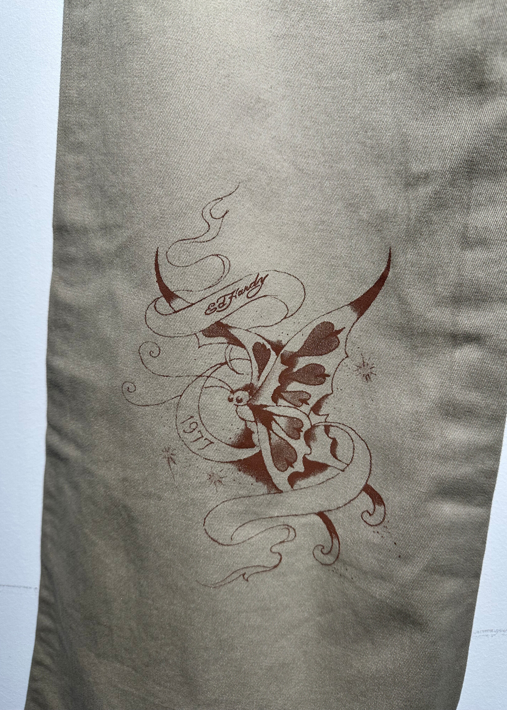 Ed Hardy NWT Beige Studded Cargo Pants 28