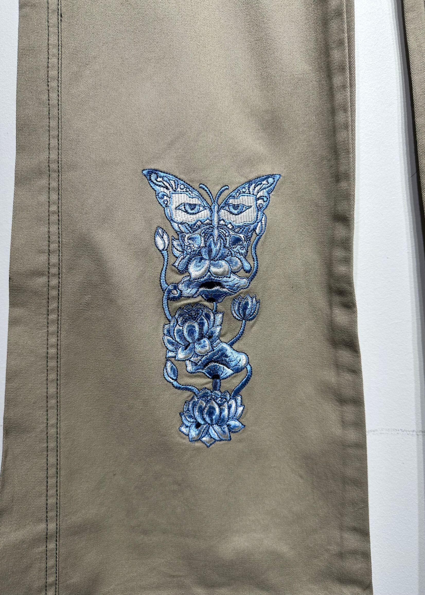 Ed Hardy NWT Beige Studded Cargo Pants 28