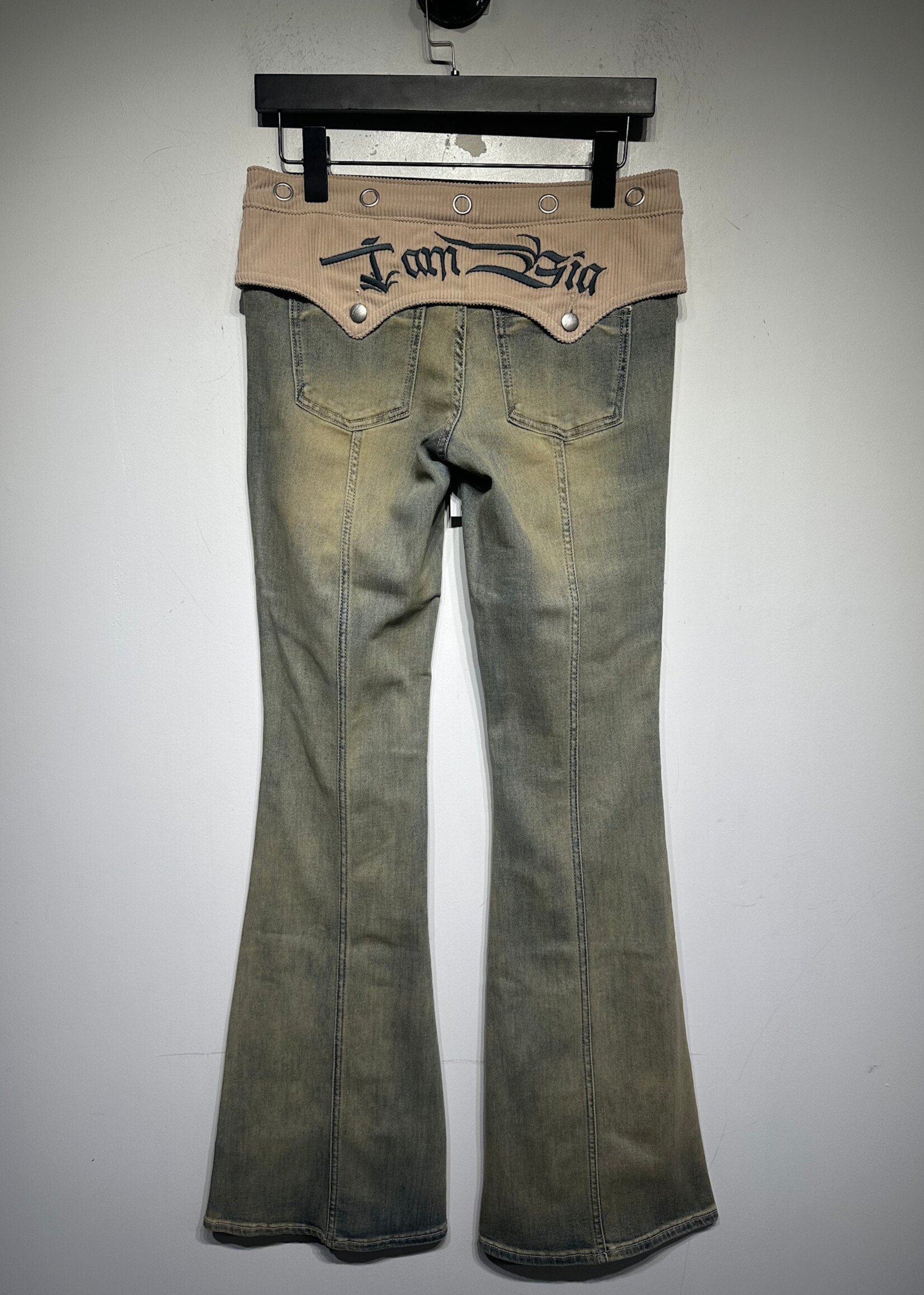 NWT I Am Gia Tommie Jeans S/28 (Retail: $135)
