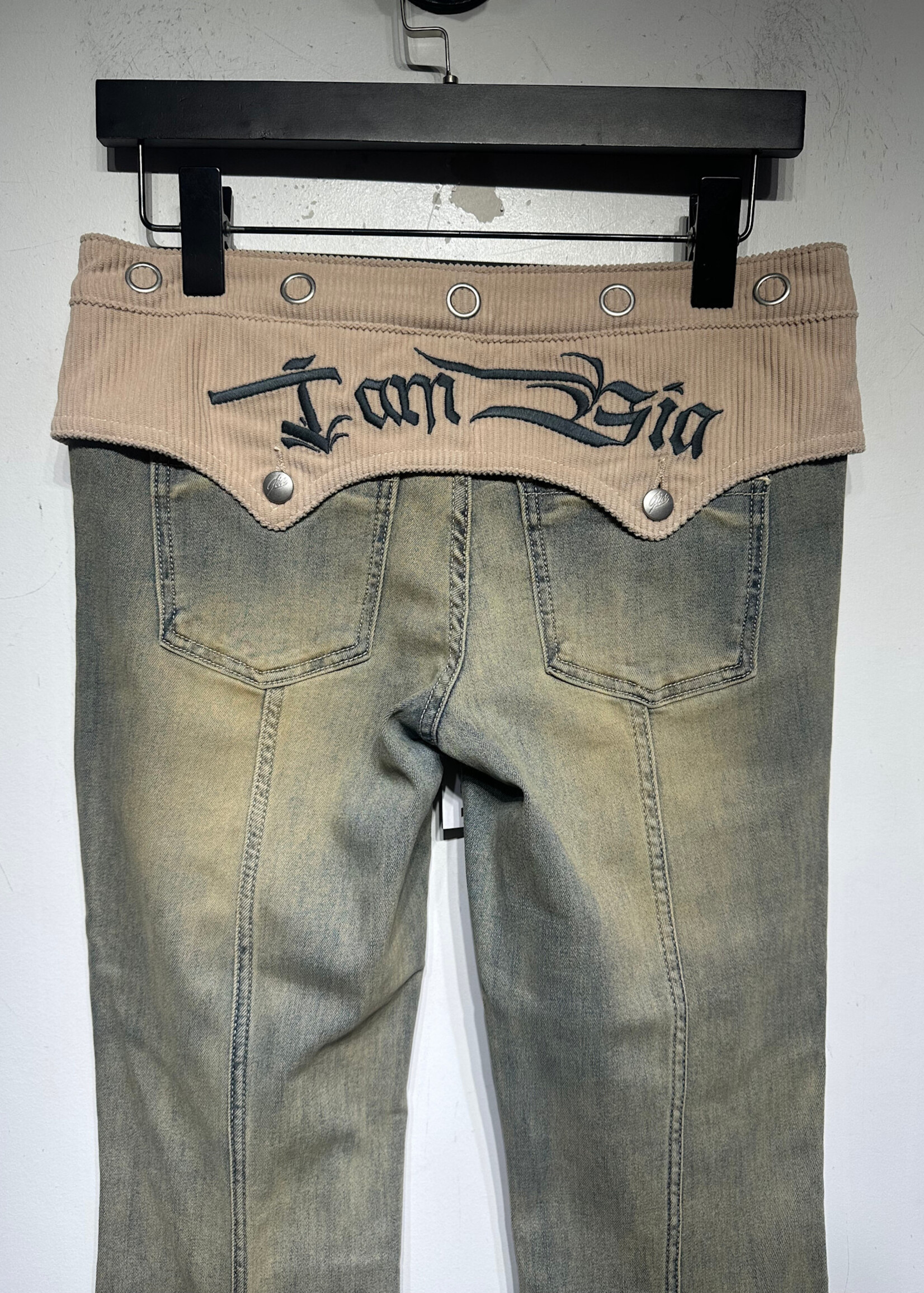 NWT I Am Gia Tommie Jeans S/28 (Retail: $135)