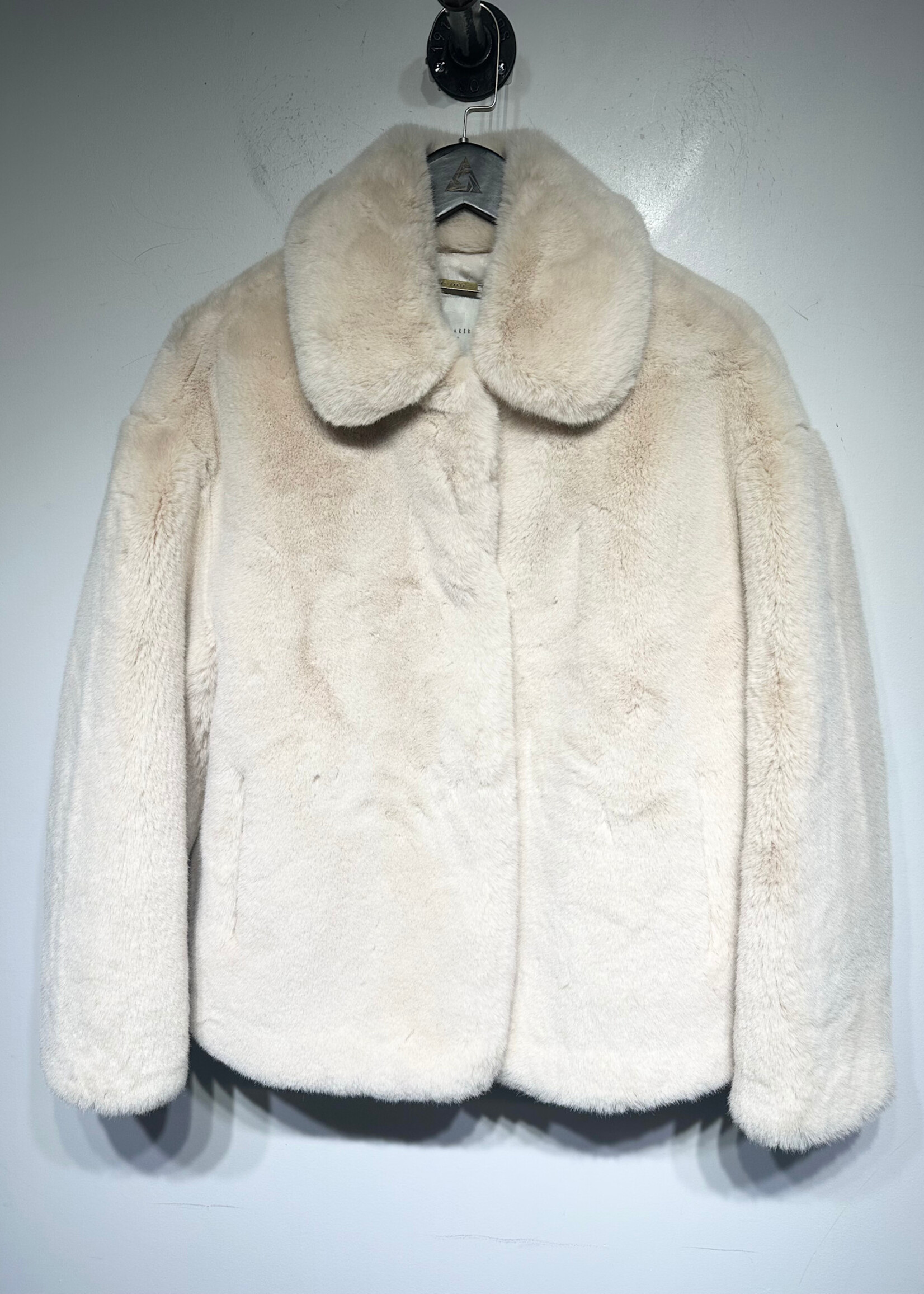 Ted Baker White Faux Fur Jacket Fem S