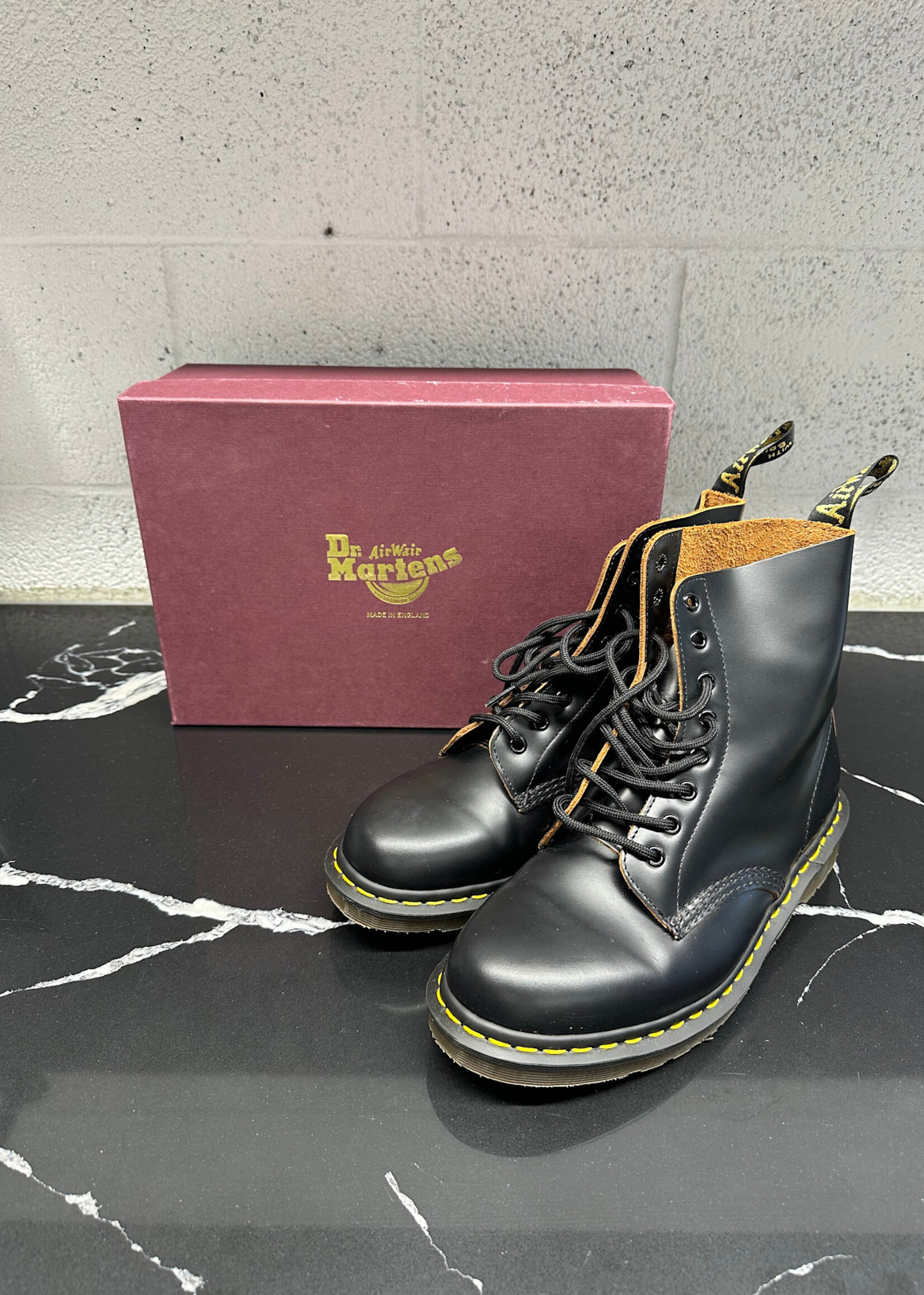 Dr Martens Made In England Black 8 eyelet Boots Masc 10