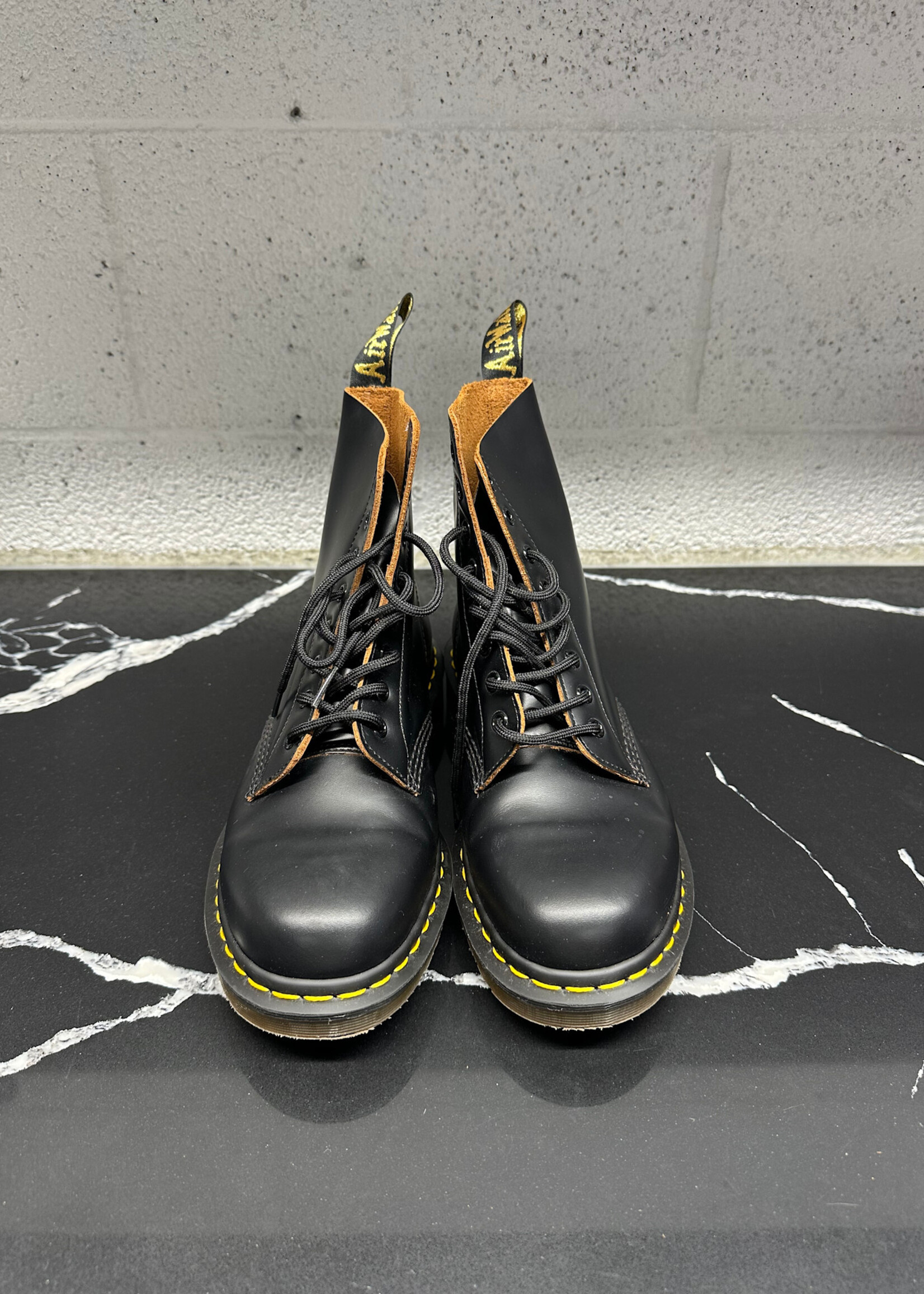 Dr Martens Made In England Black 8 eyelet Boots Masc 10