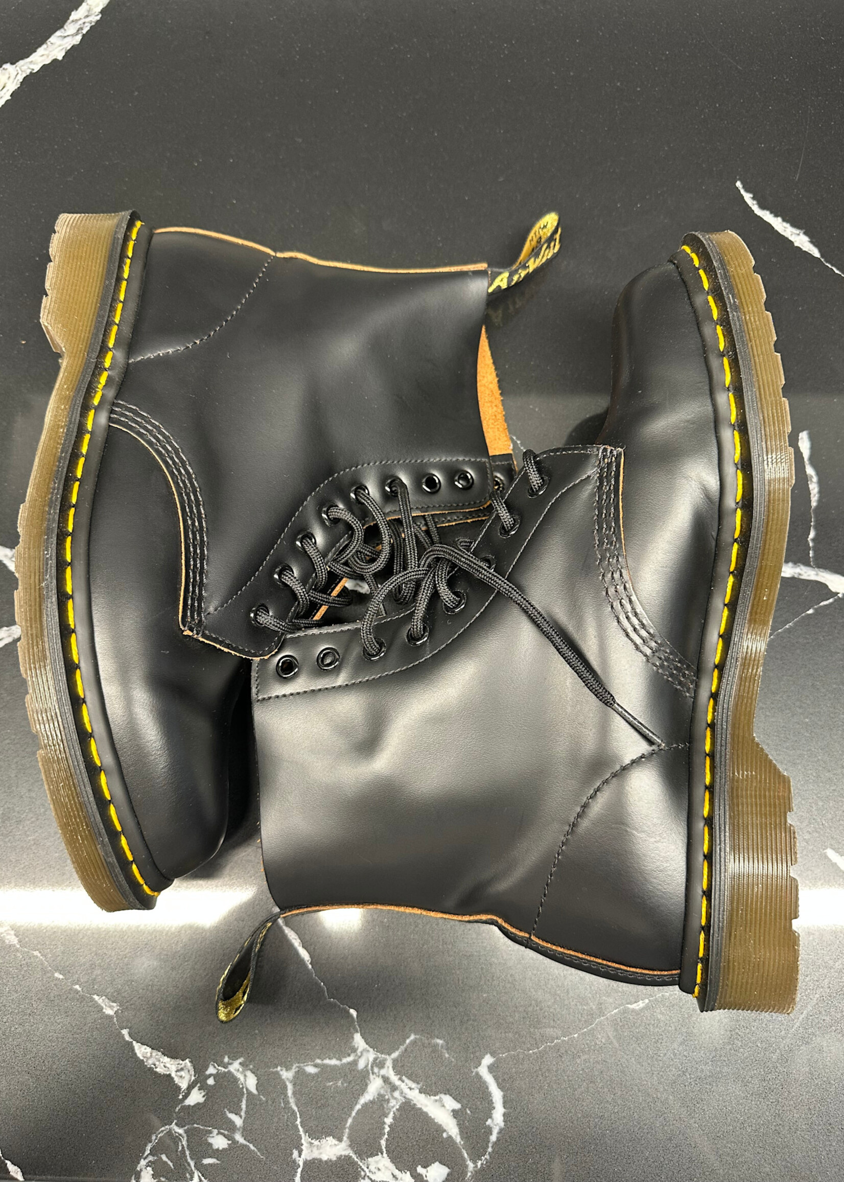 Dr Martens Made In England Black 8 eyelet Boots Masc 10