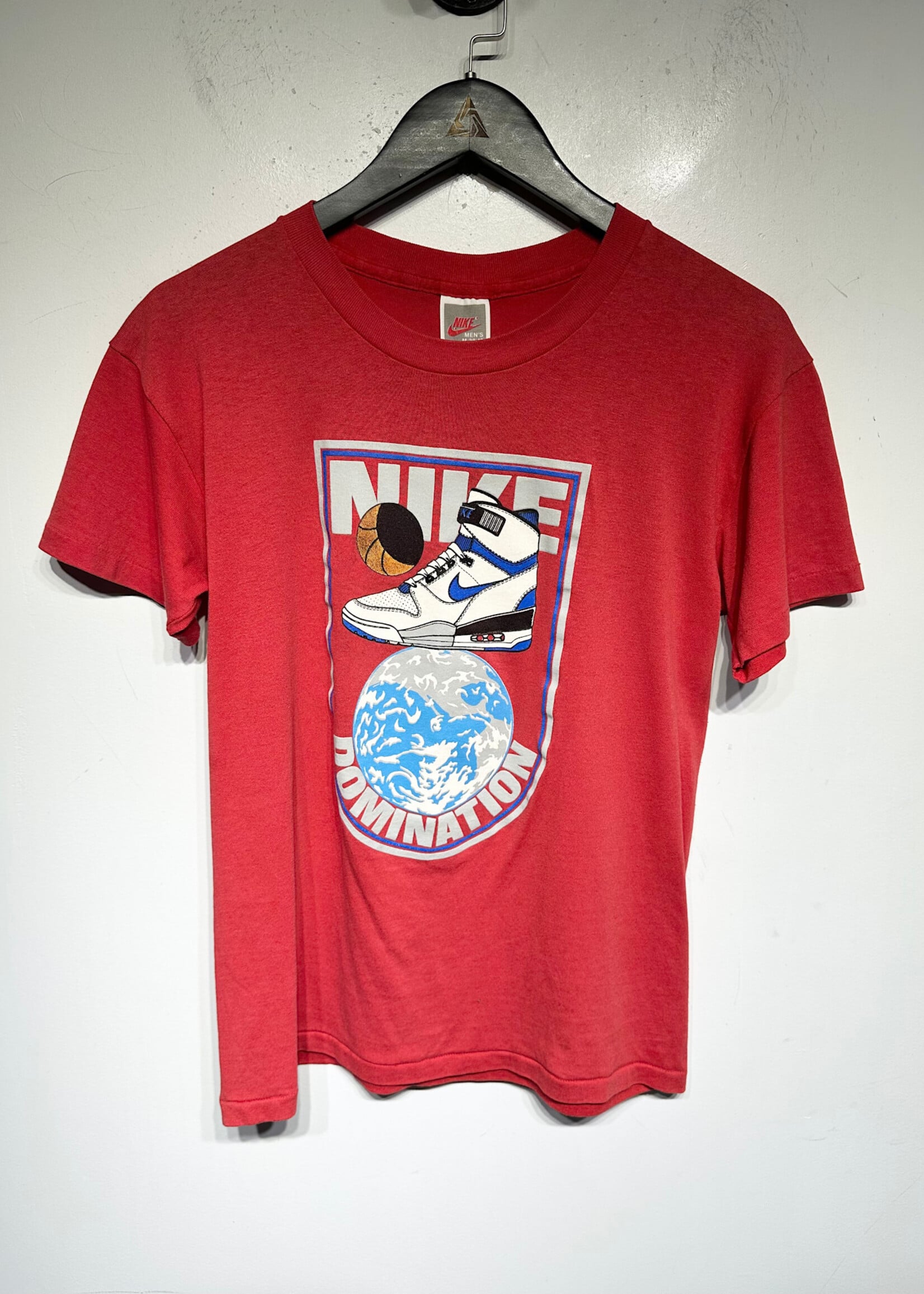 Nike Vintage Red Domination Graphic Tee M Masc