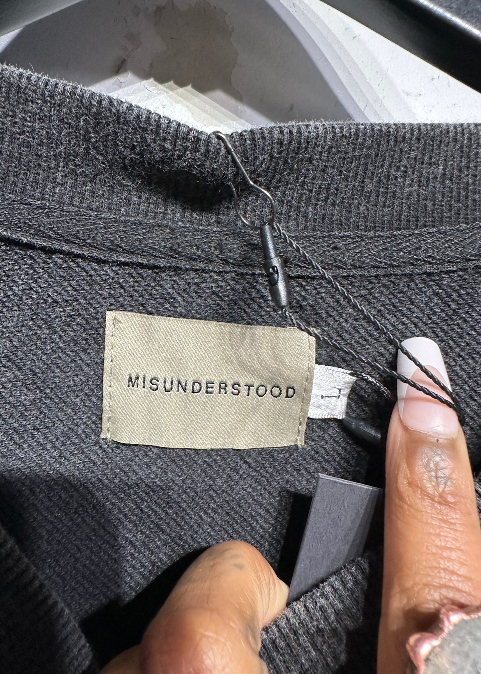 NWT Misunderstood Black Center Logo Sweater Masc L