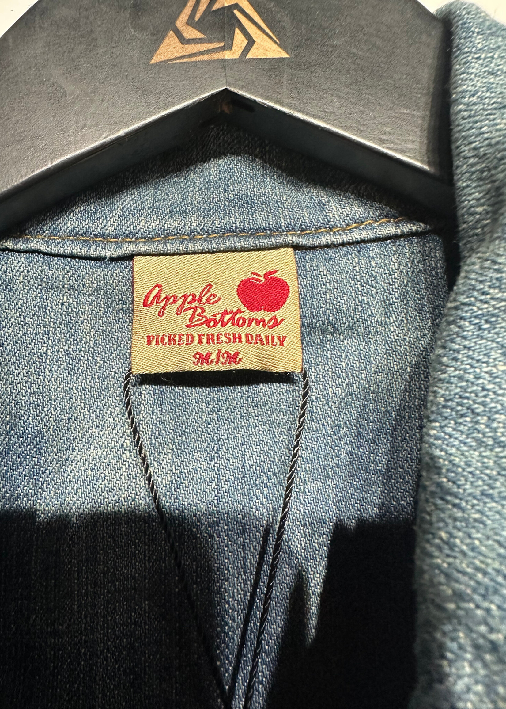 Apple Bottoms Embellished Patch Vest Fem M