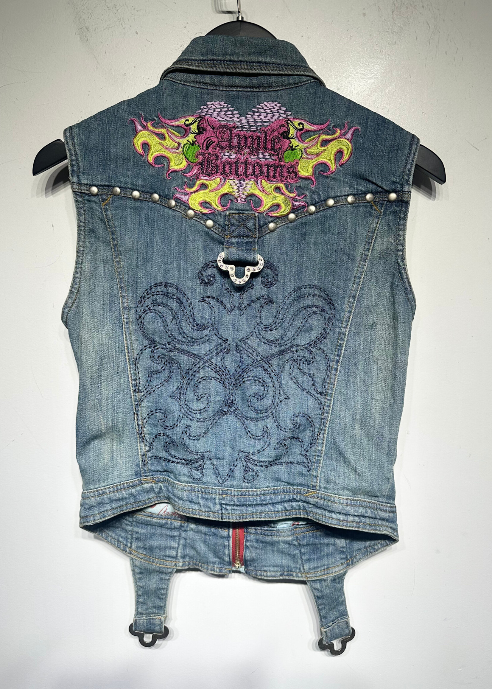 Apple Bottoms Embellished Patch Vest Fem M