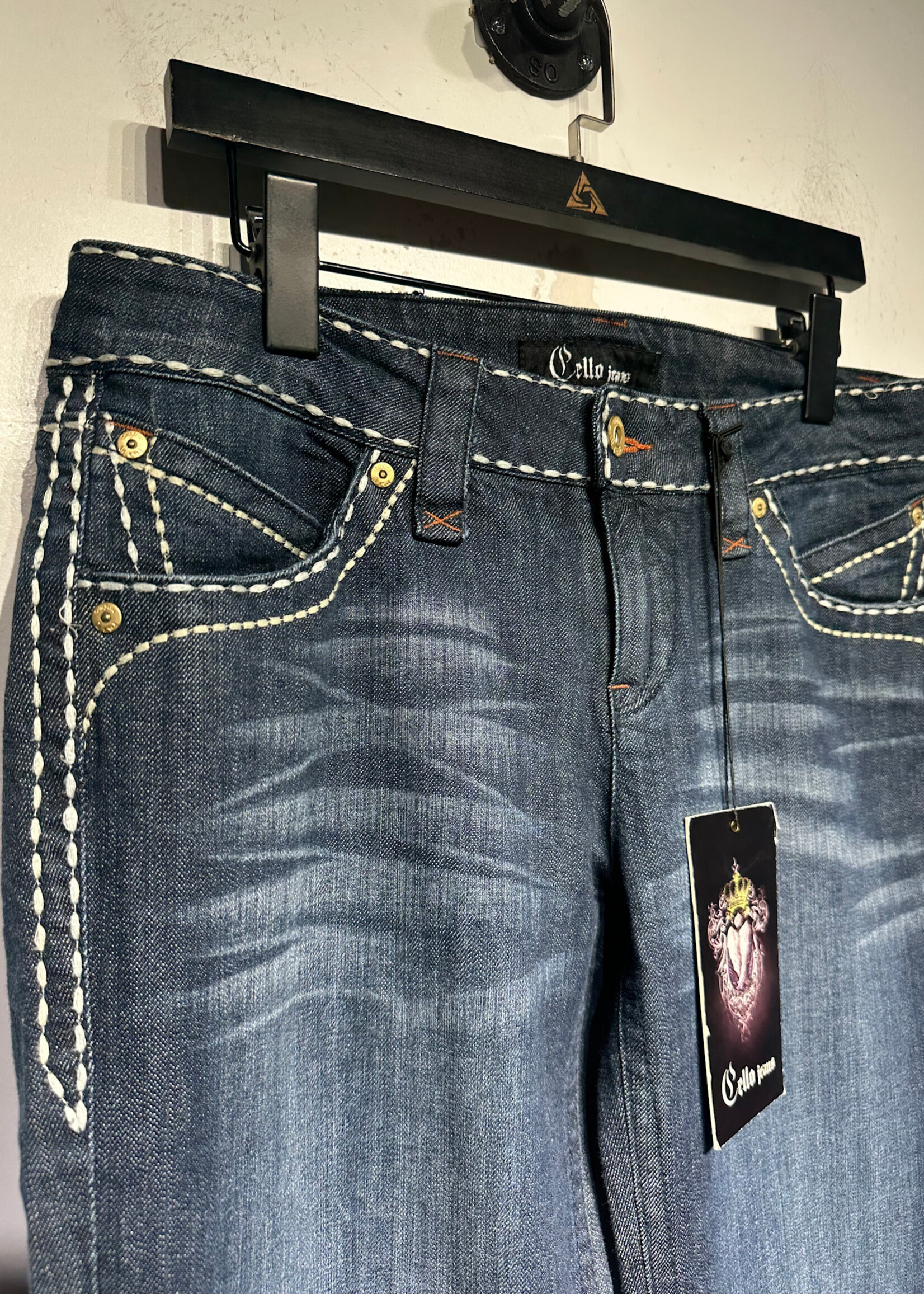 Cello Jeans NWT Flared Cross Back Patch Jeans Fem 30