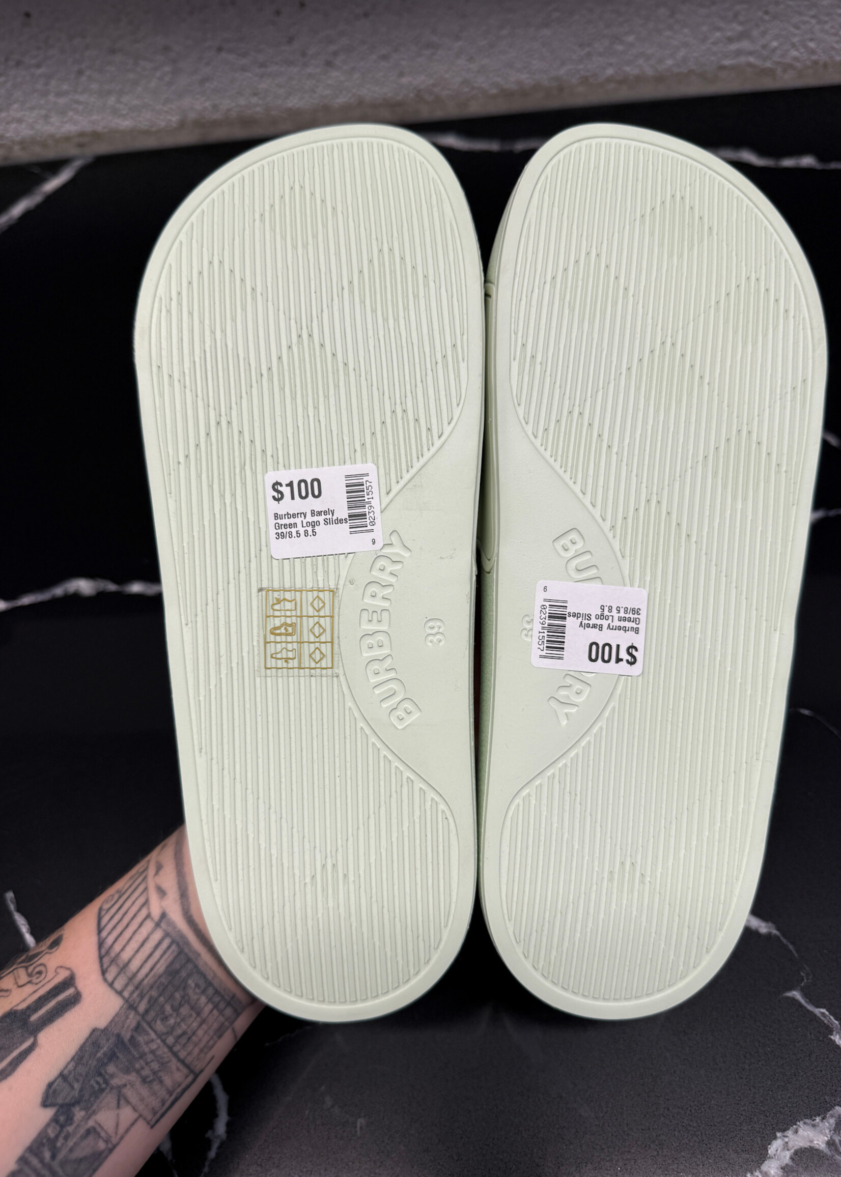 Burberry Barely Green Logo Slides 39/8.5