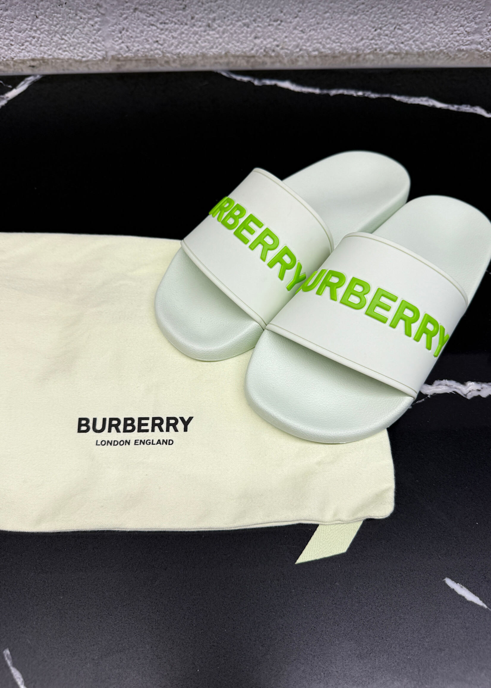 Burberry Barely Green Logo Slides 39/8.5