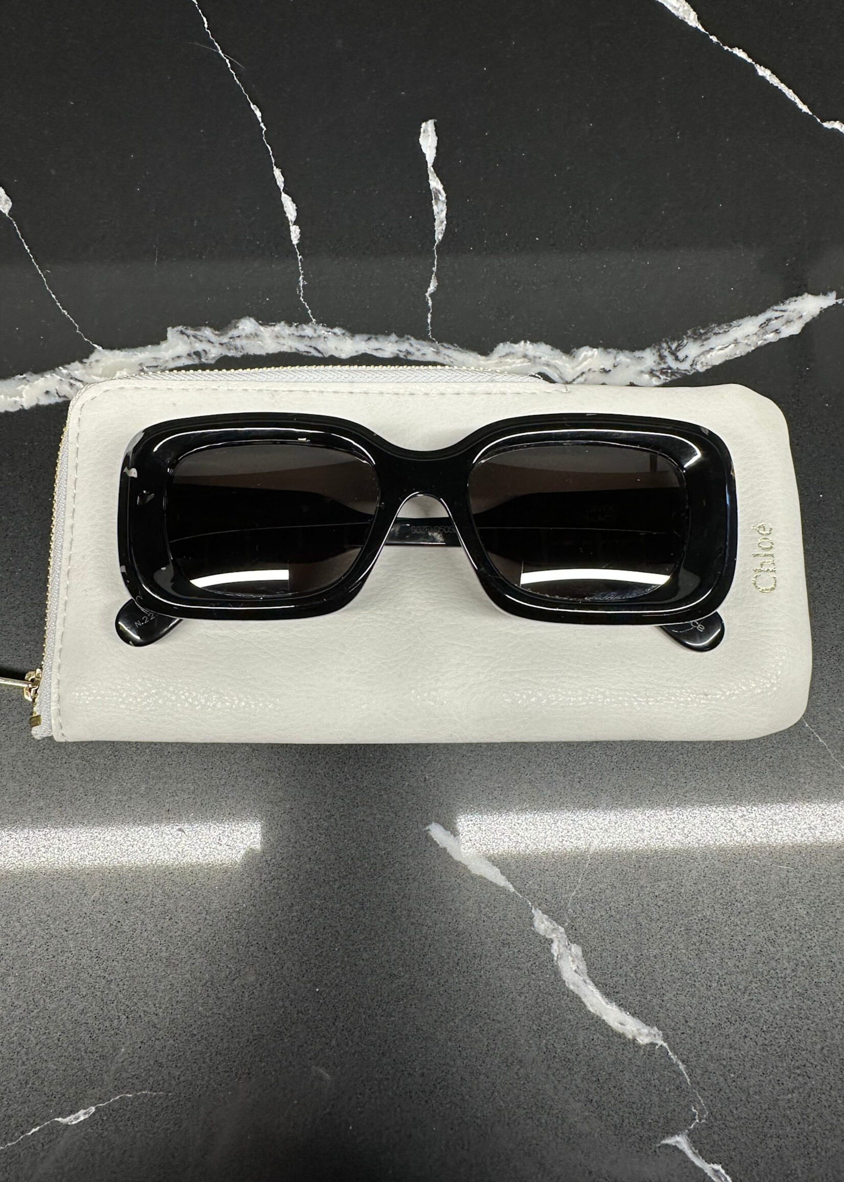 Chloe CH0188S With Case
