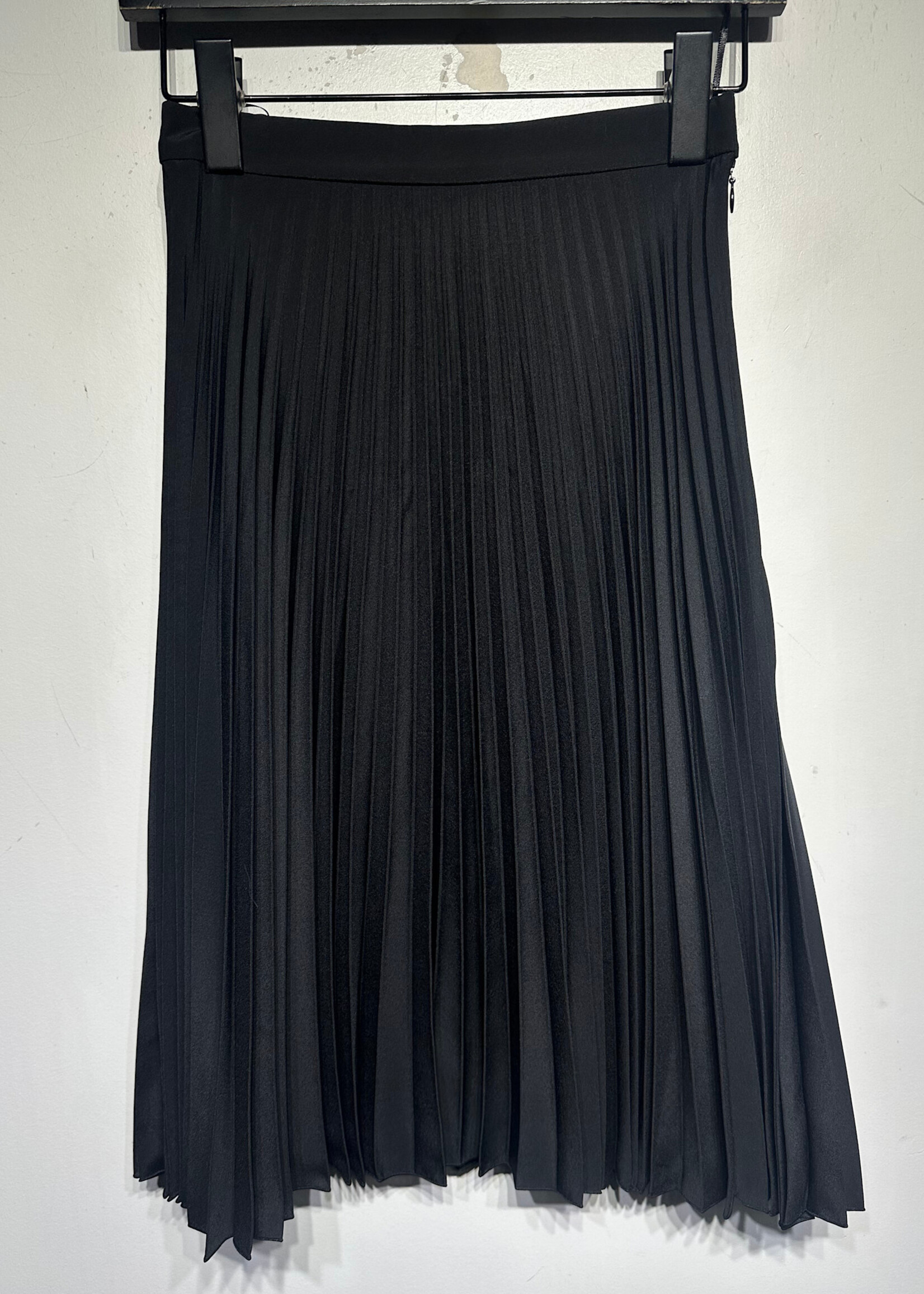 Burberry Uniform Pleated Black Maxi Skirt 24