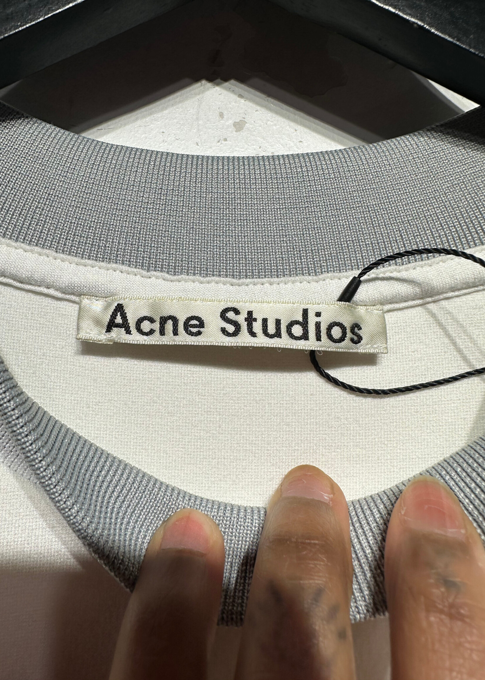 Acne Studios White Tee w Grey Logo Neck Masc L