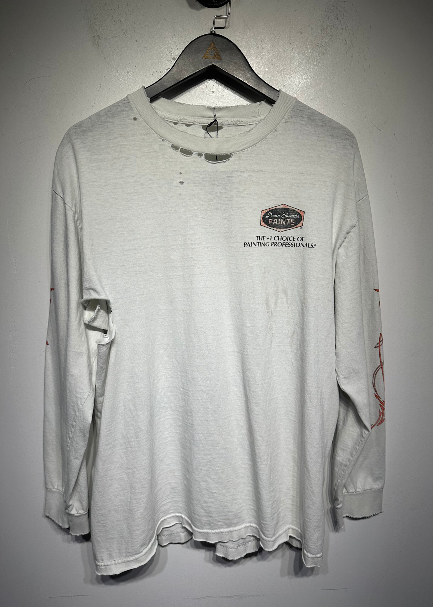 Dunn Edwards Paint White Distressed LS Tee L Masc AS IS