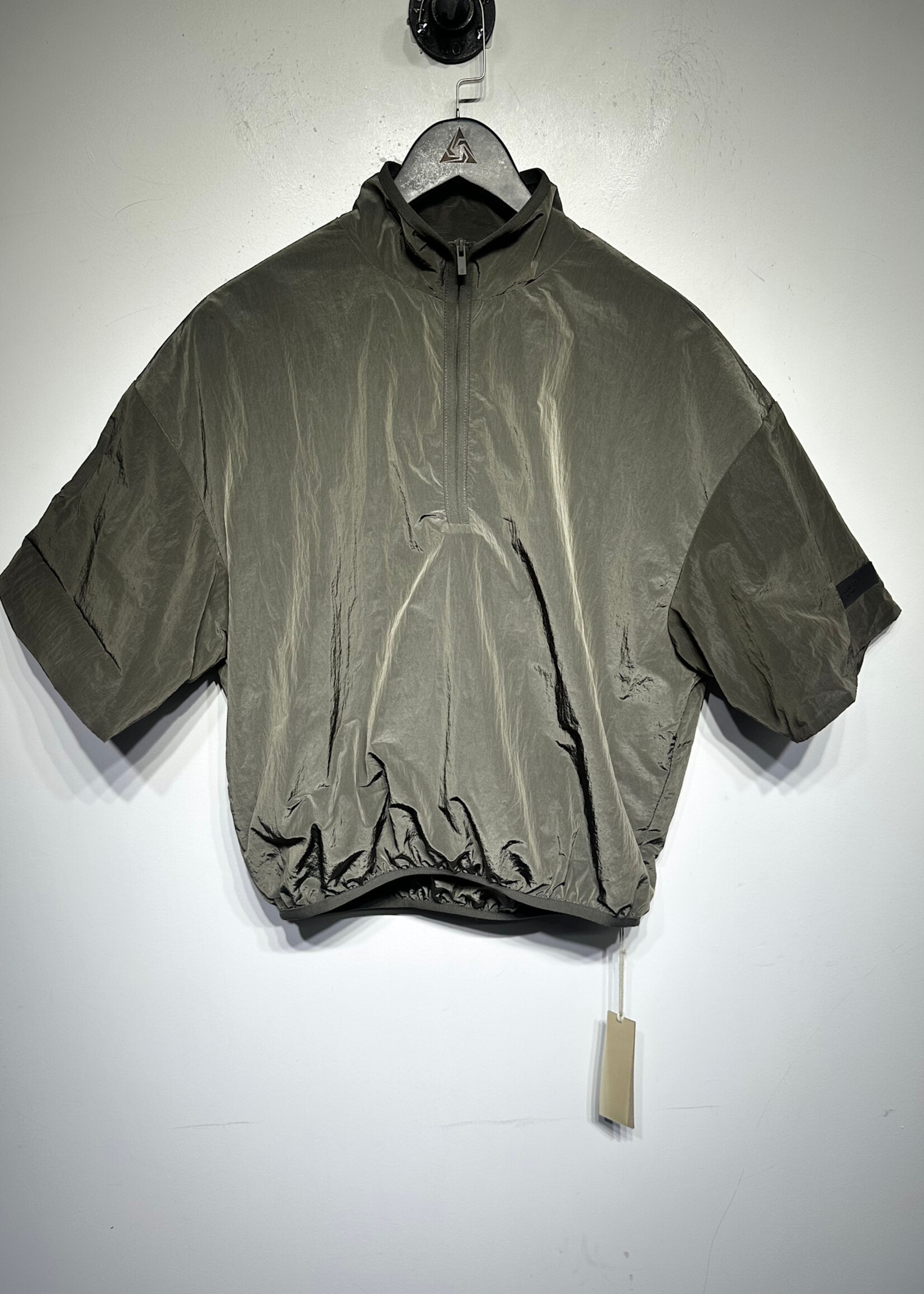 Essentials FOG NWT Nylon Quarterzip Tee Fem L
