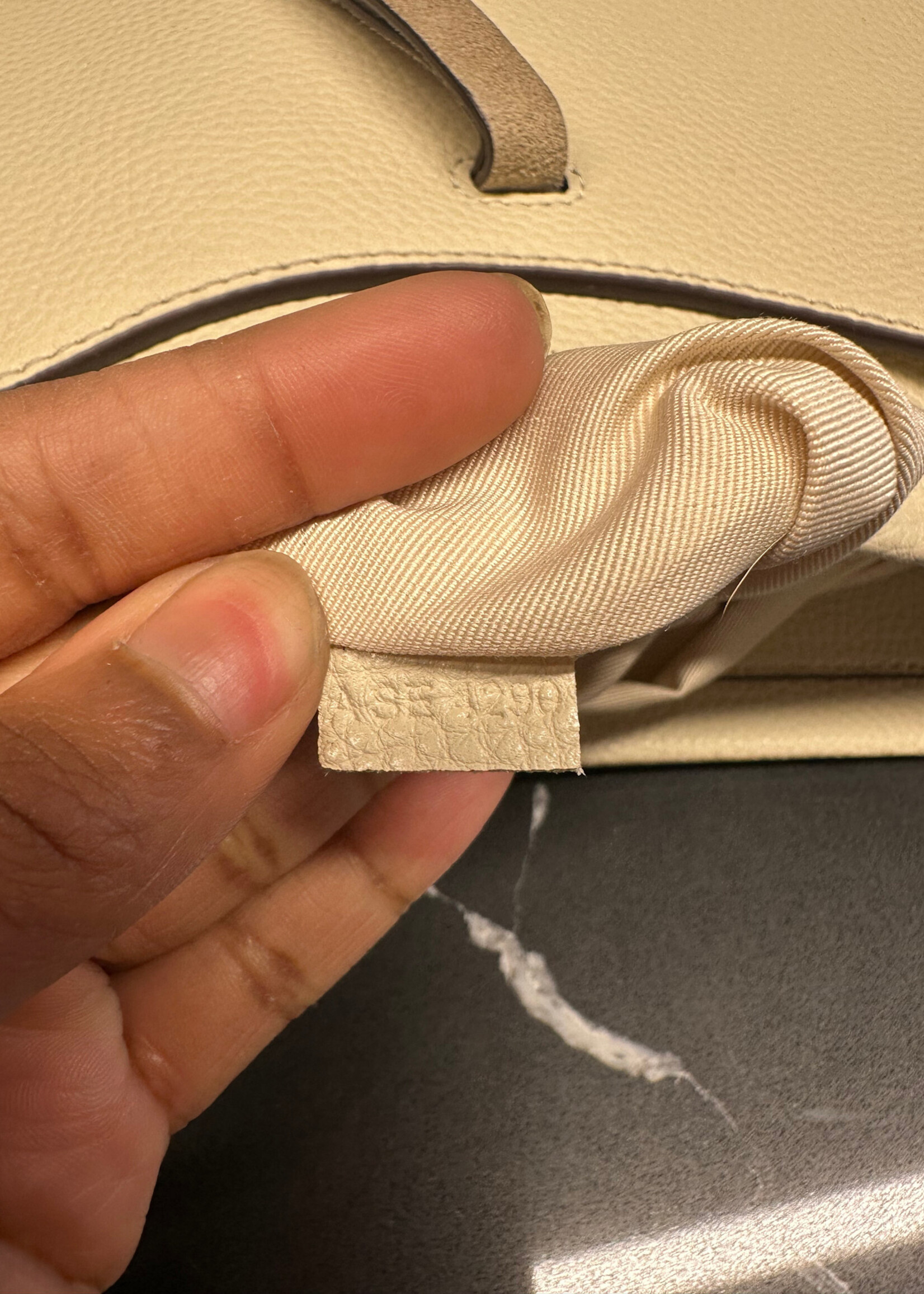 Marc Jacobs Maverick Pebbled Leather Purse