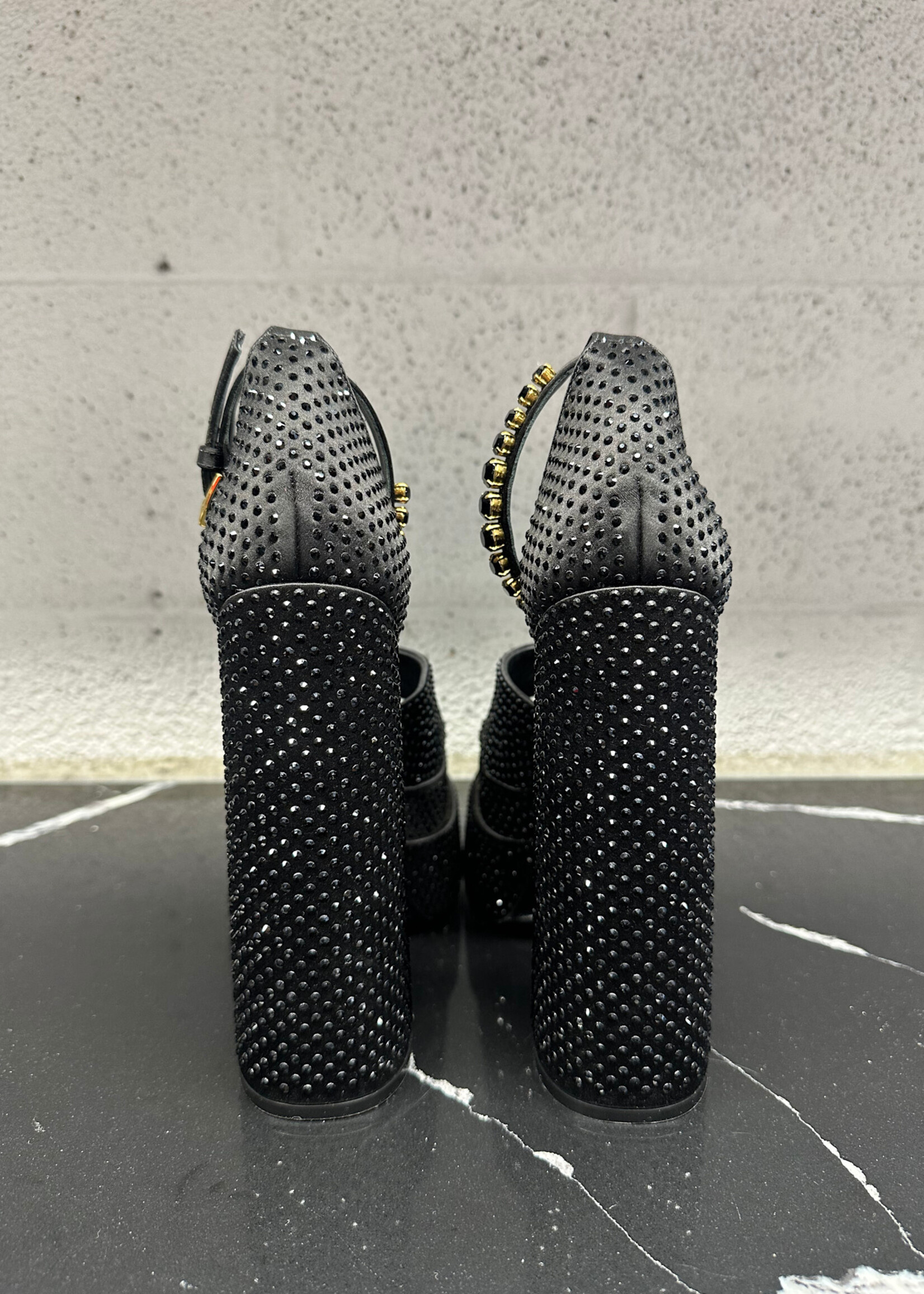 Versace Aevita Rhinestone Platform Pump Heels Fem 9