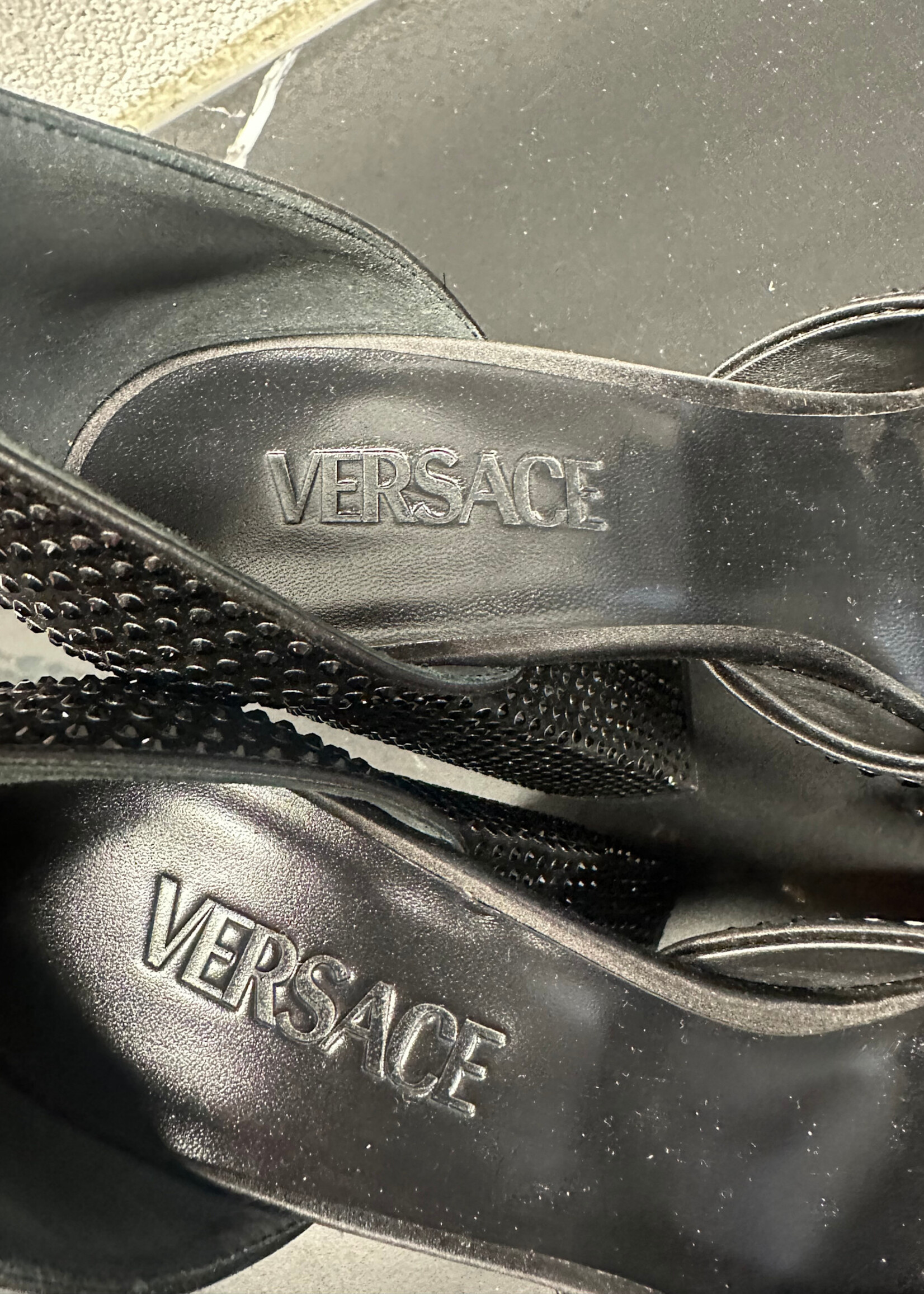 Versace Aevita Rhinestone Platform Pump Heels Fem 9