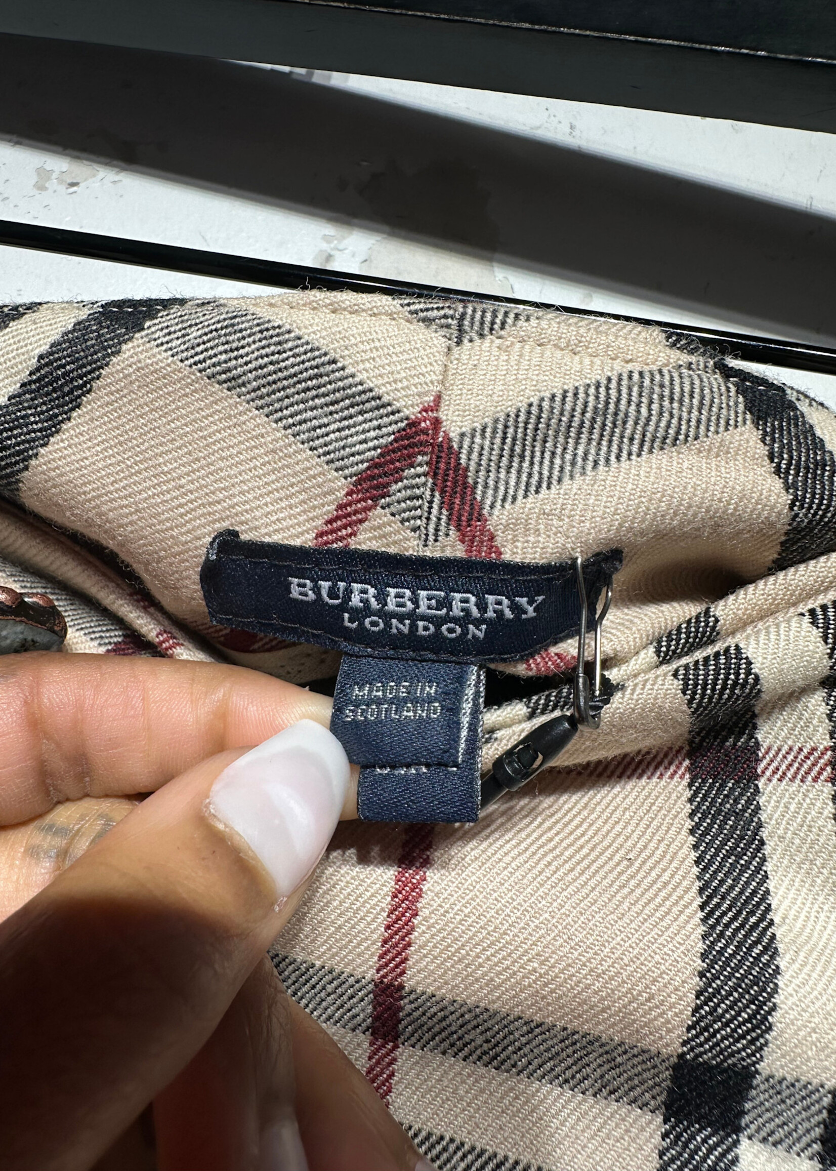 Burberry Nova Check Leather Buckle Skirt 25