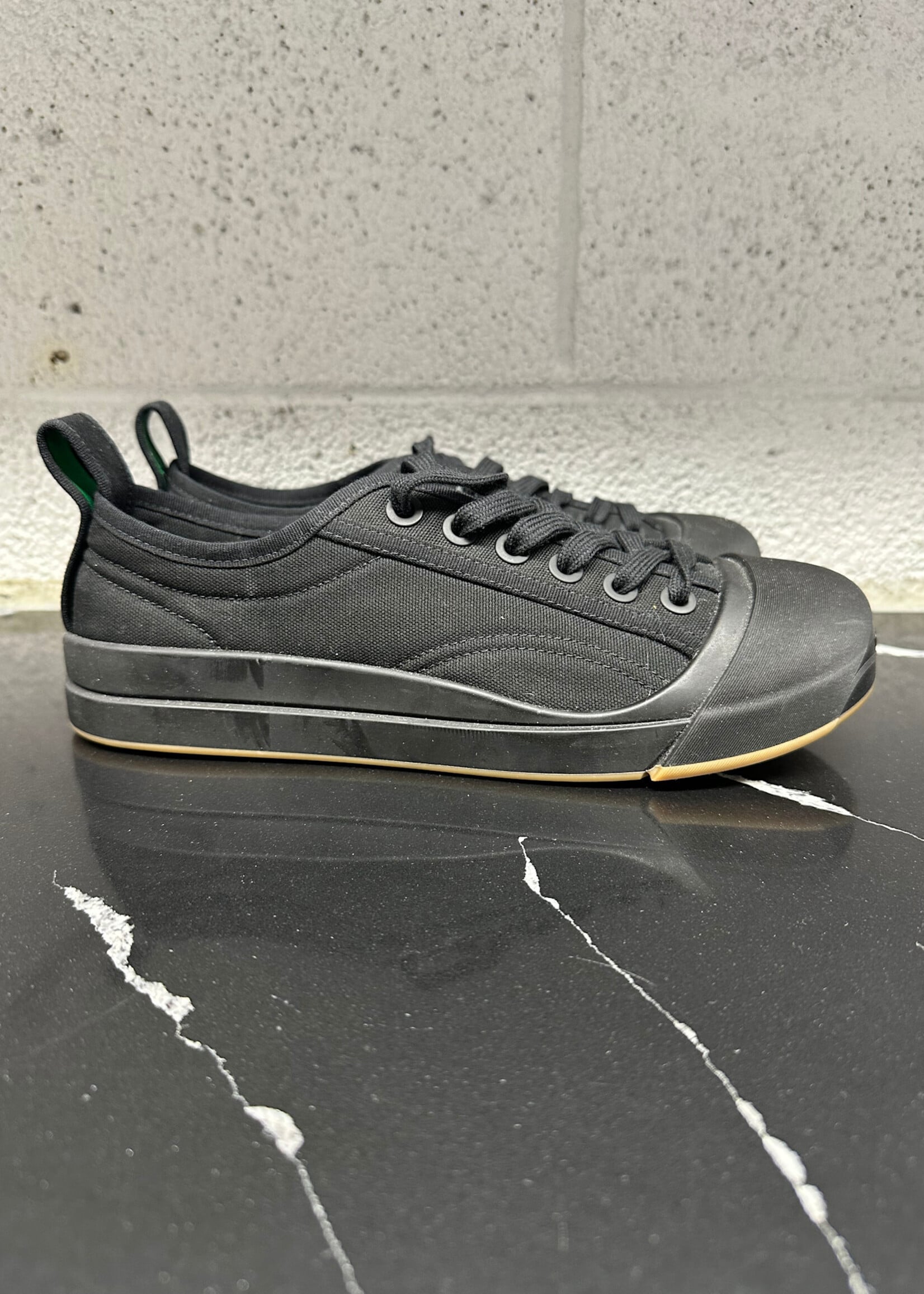 Bottega Black Low Top Sneakers 39.5/8.5