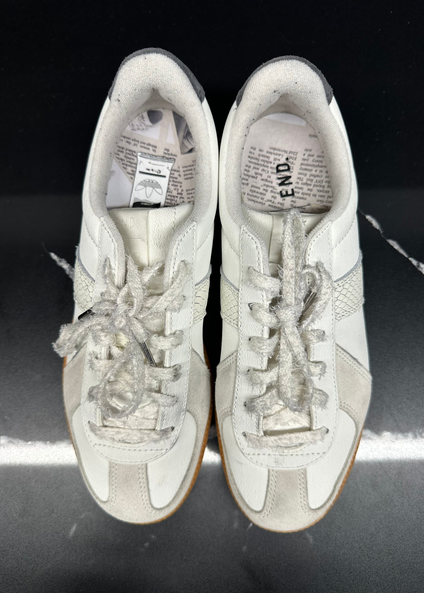 END X Adidas Samba Collab Shoes Masc 7.5/Fem 9