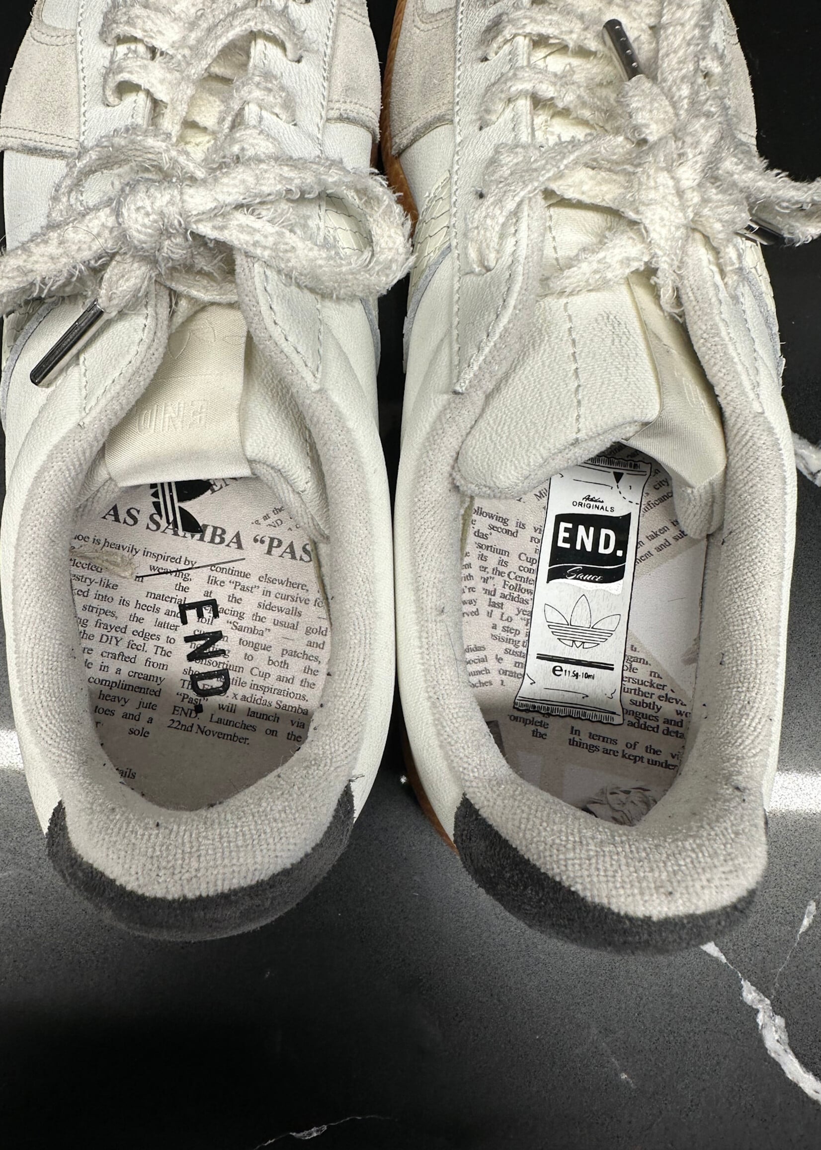 END X Adidas Samba Collab Shoes Masc 7.5/Fem 9